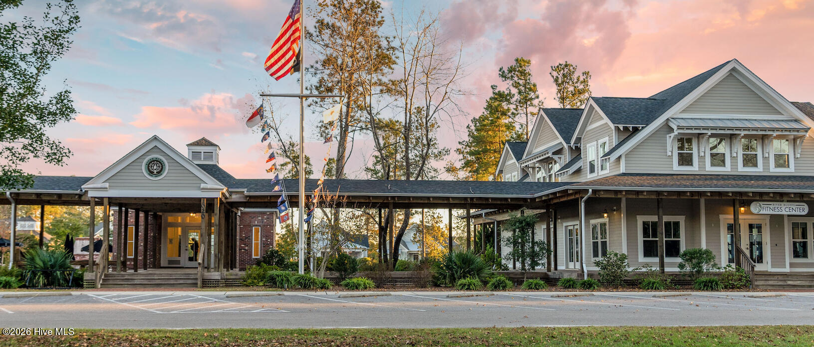 100568555 | Photo 49