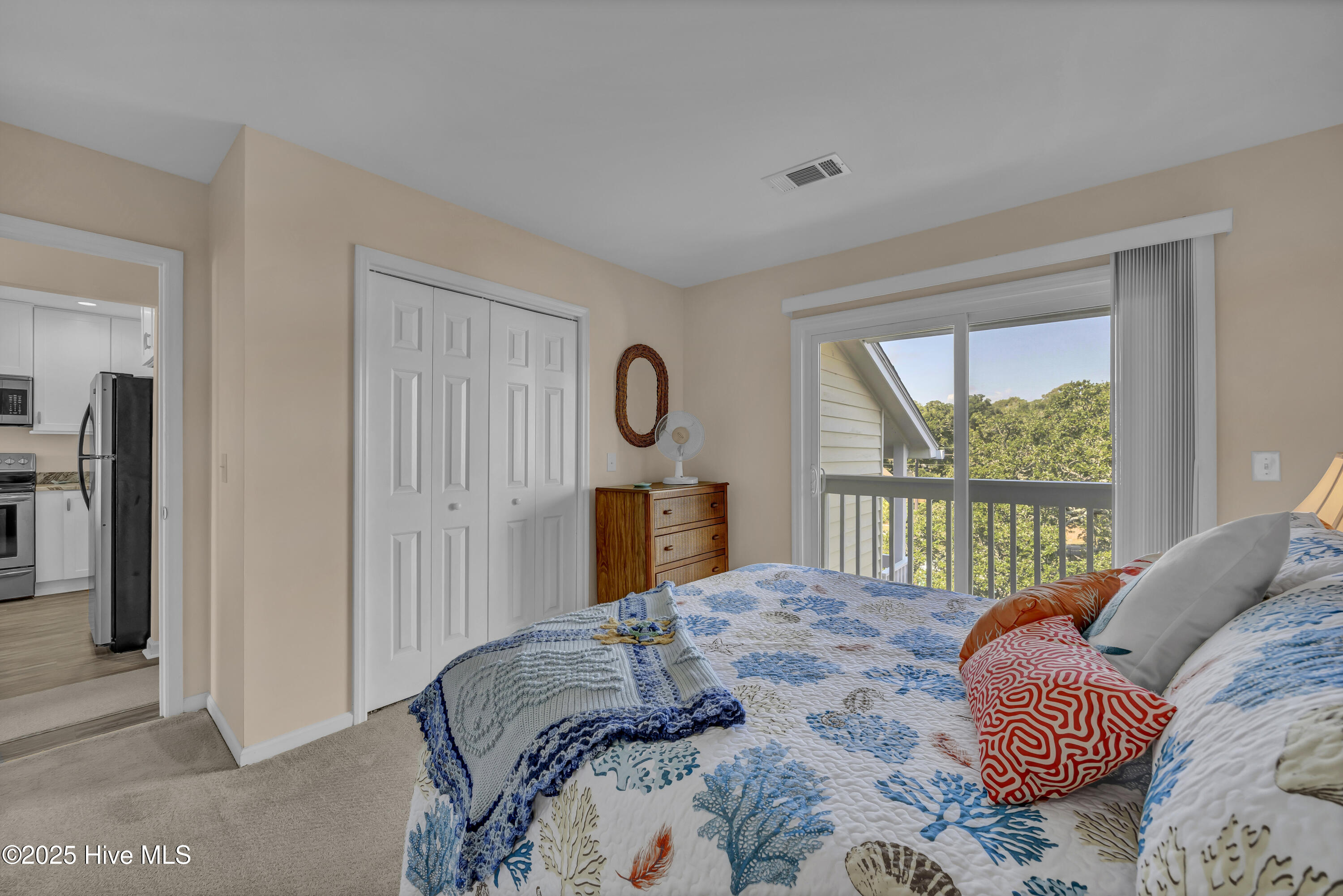 100533444 | Photo 17