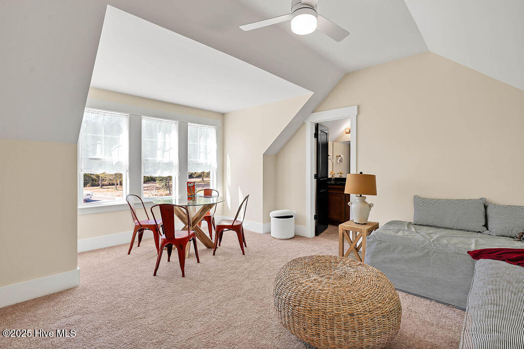 100512087 | Photo 38