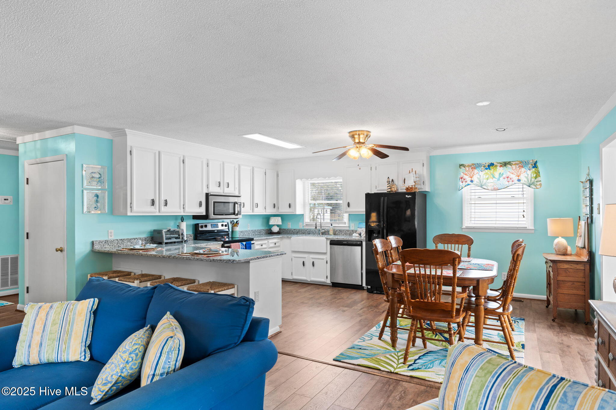 100544107 | Photo 16