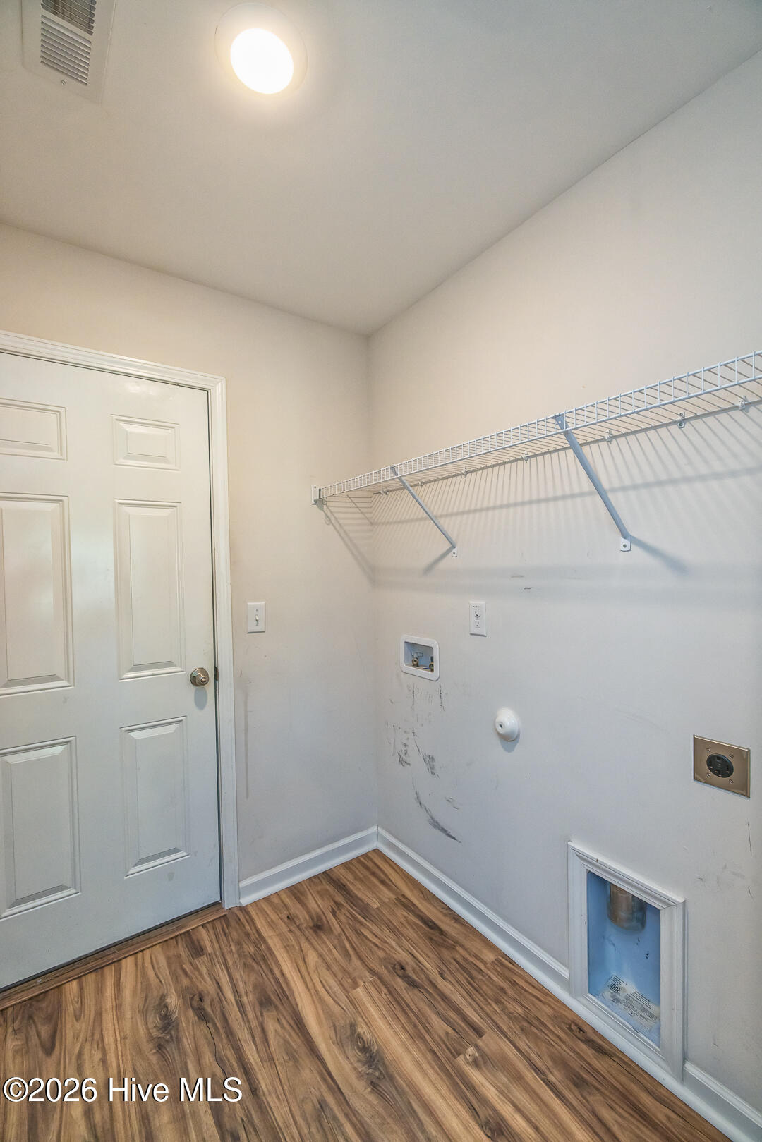 100558342 | Photo 65