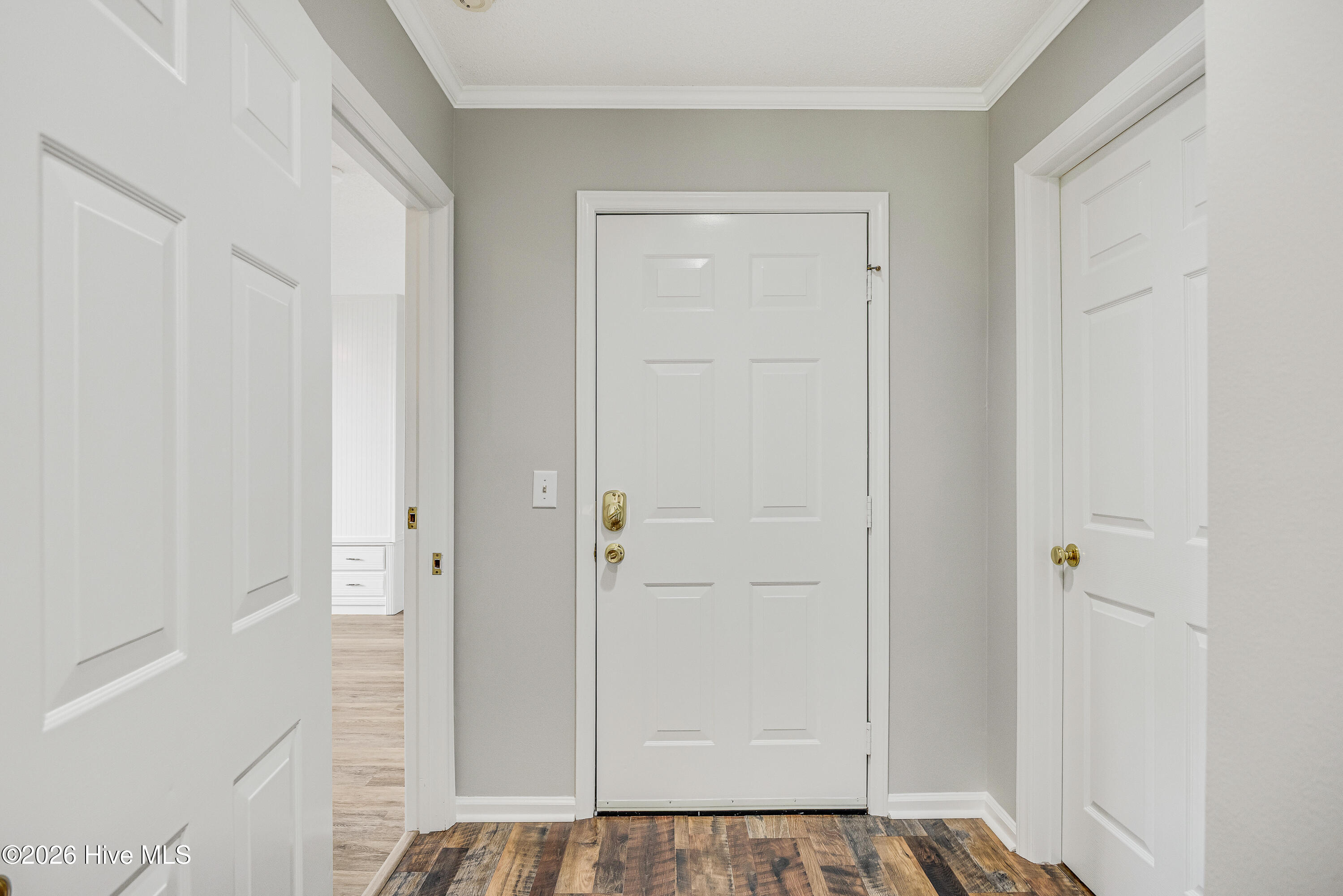 100562501 | Photo 30