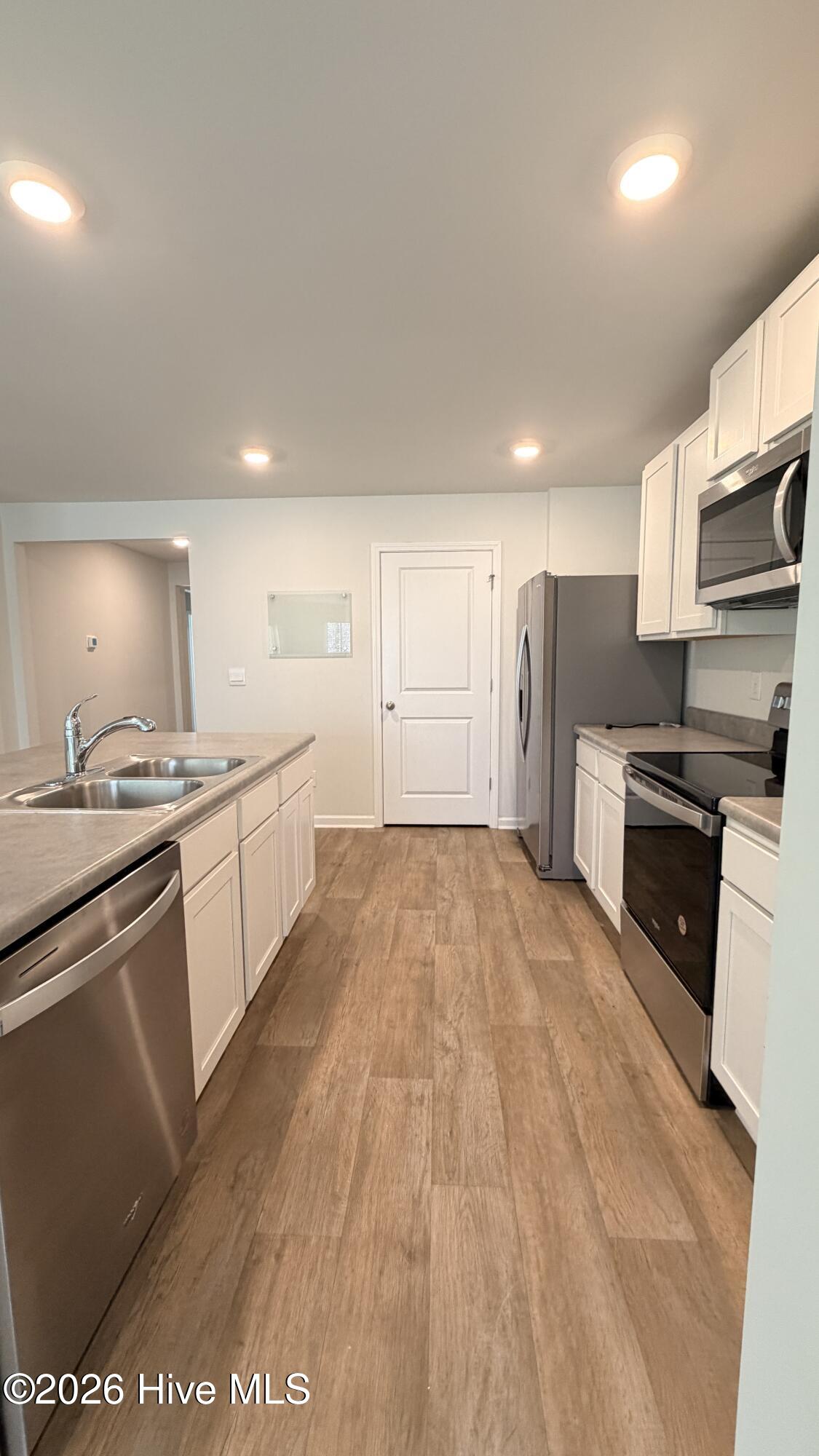 100549167 | Photo 14