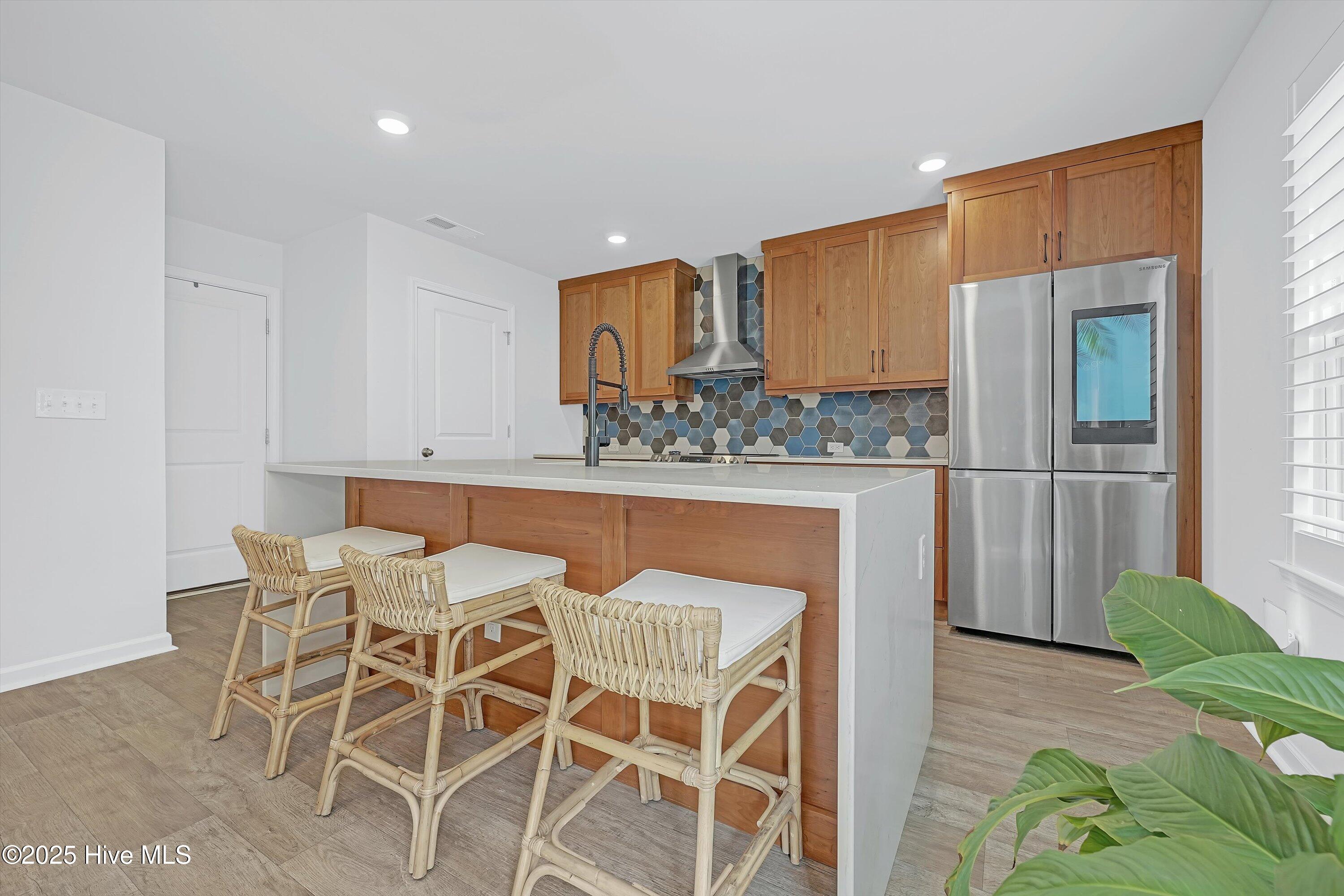 100511892 | Photo 16