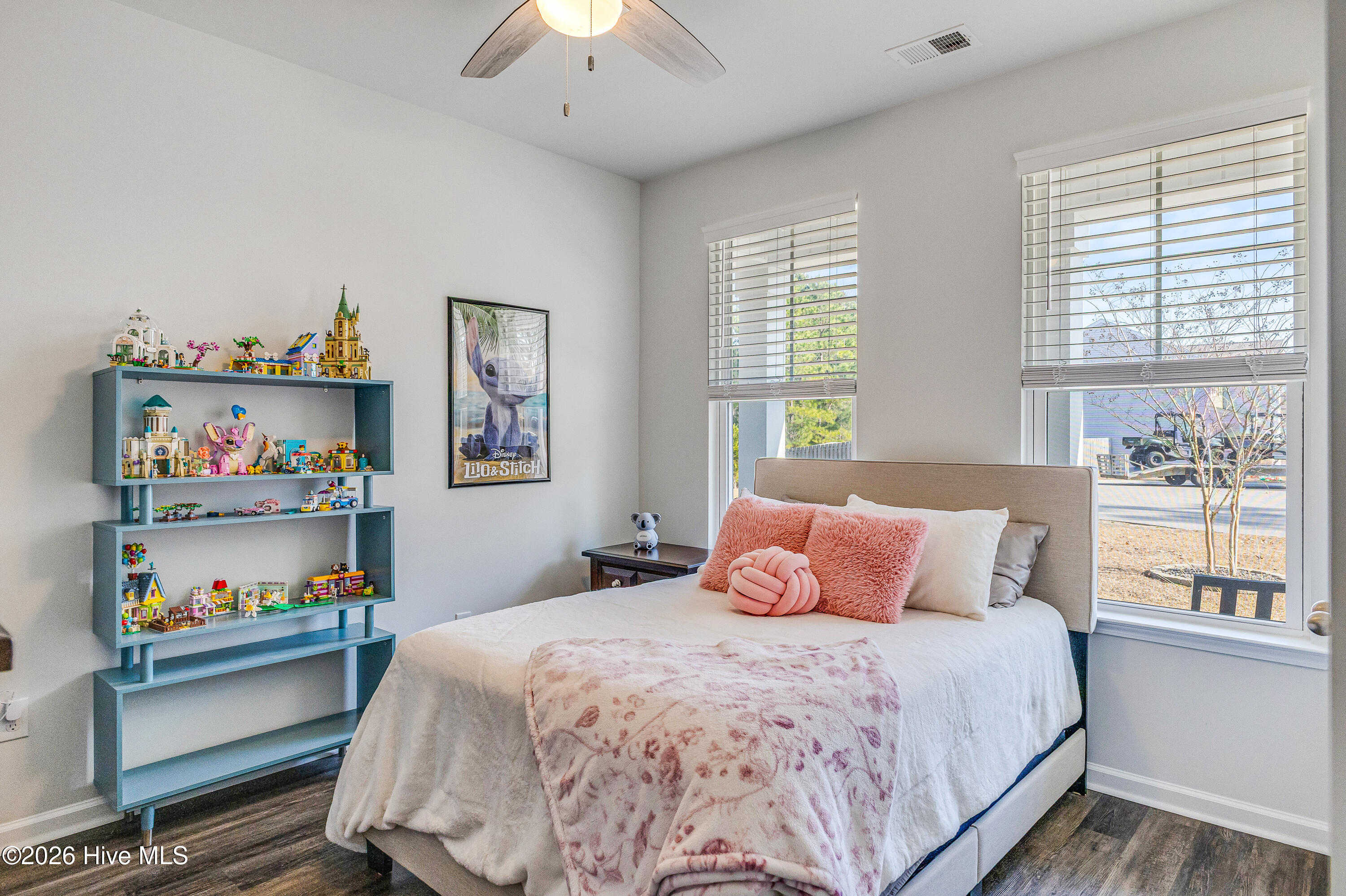 100549305 | Photo 27