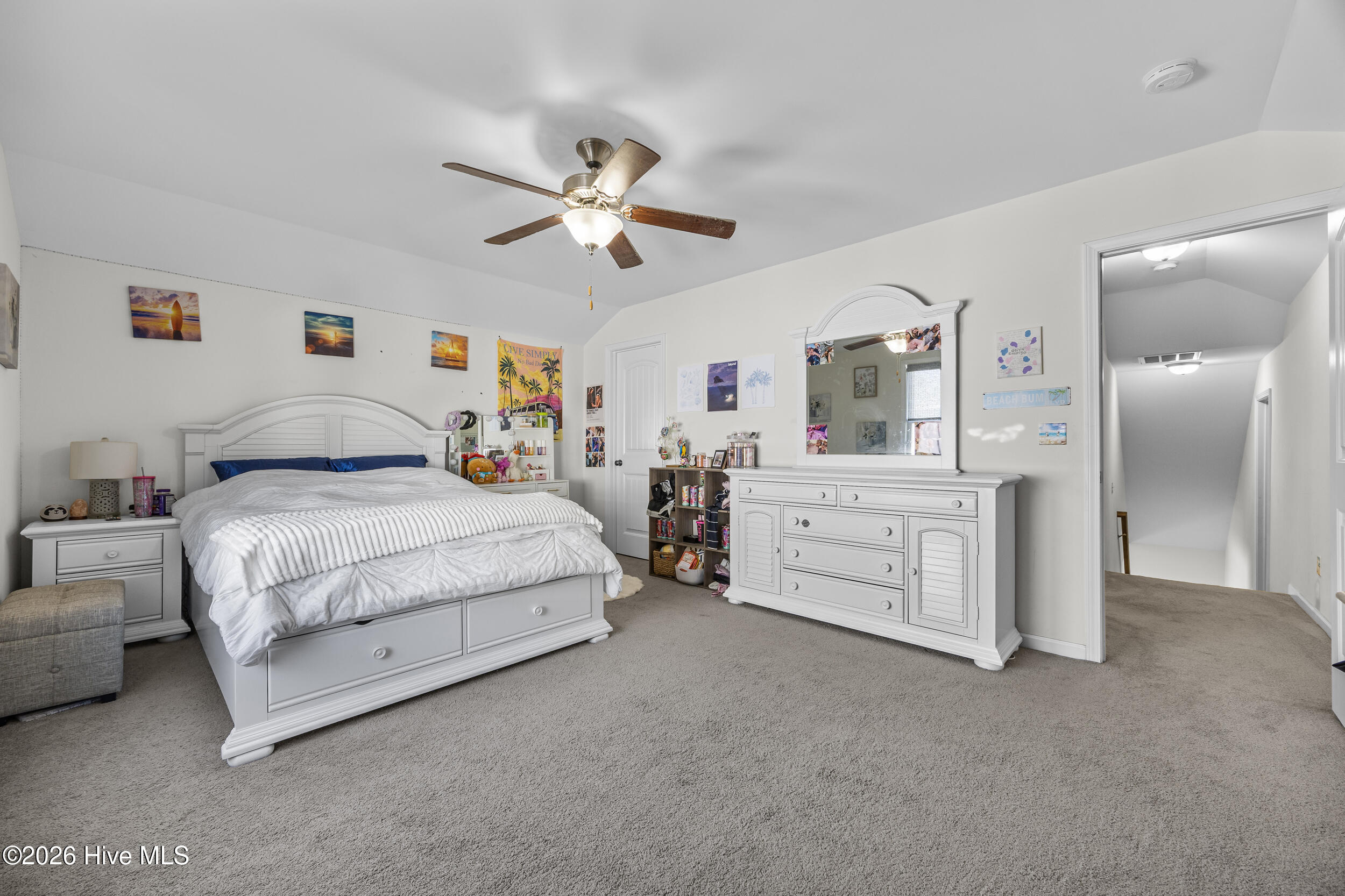 100552443 | Photo 25