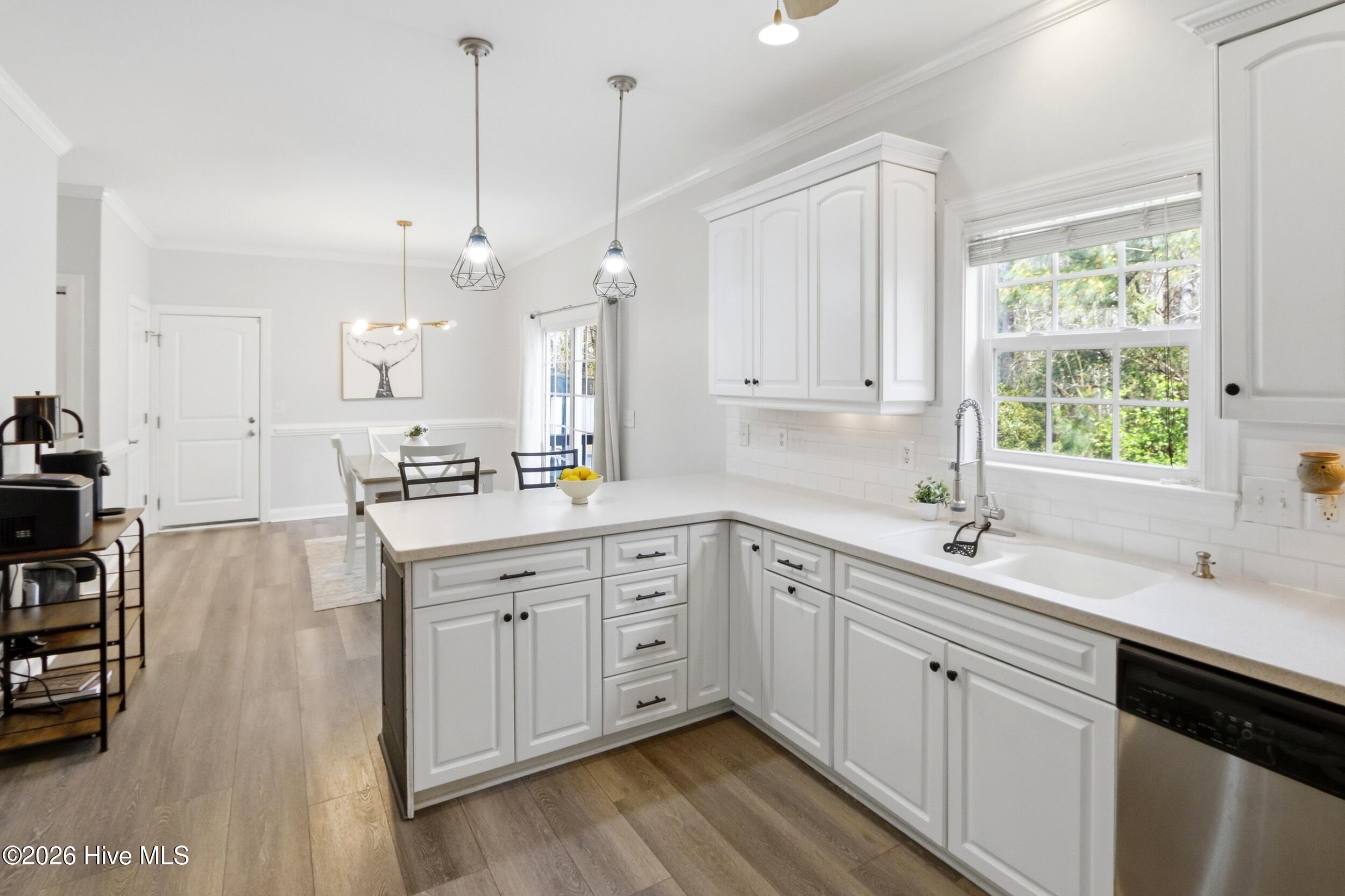 100538724 | Photo 15