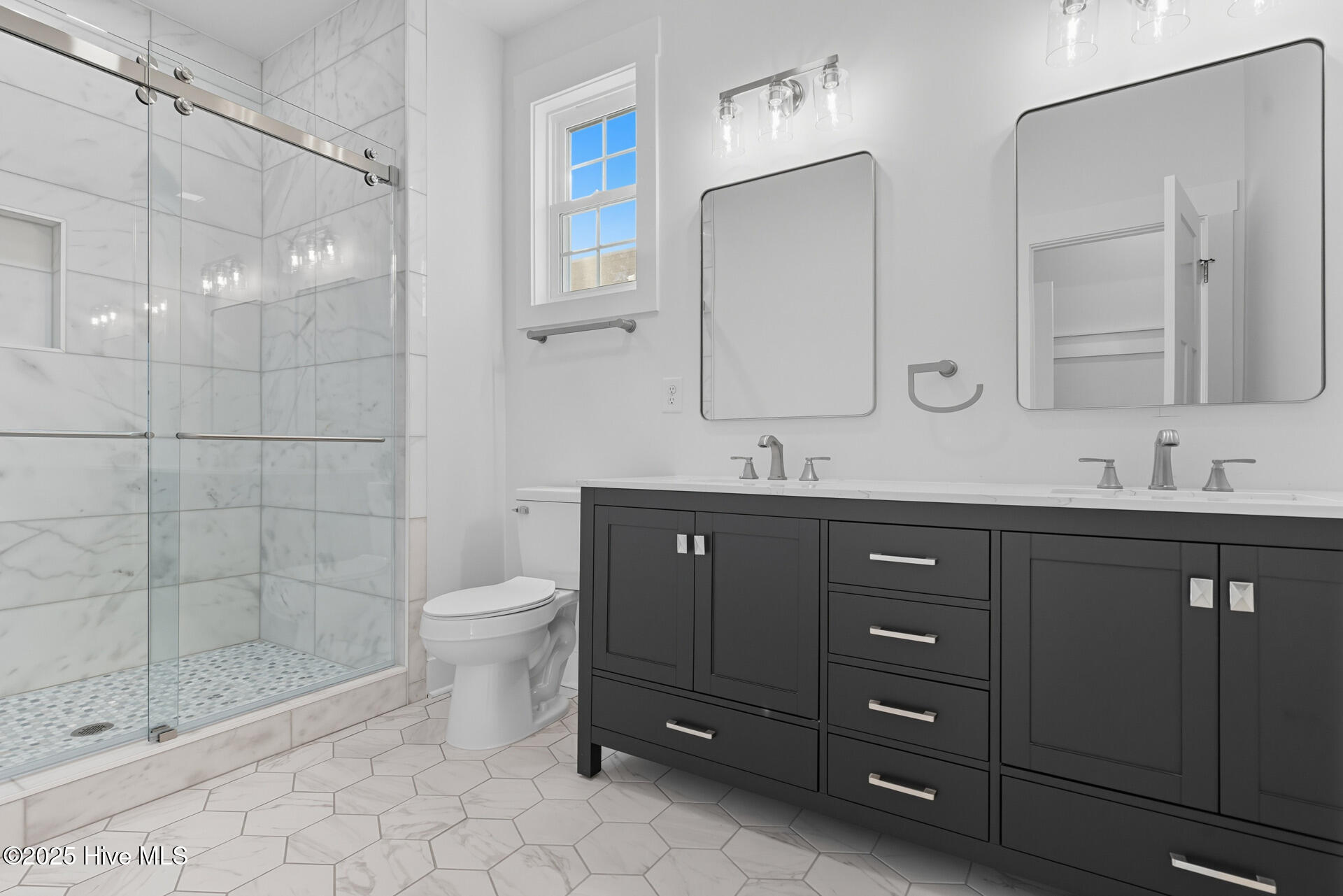 100534811 | Photo 32