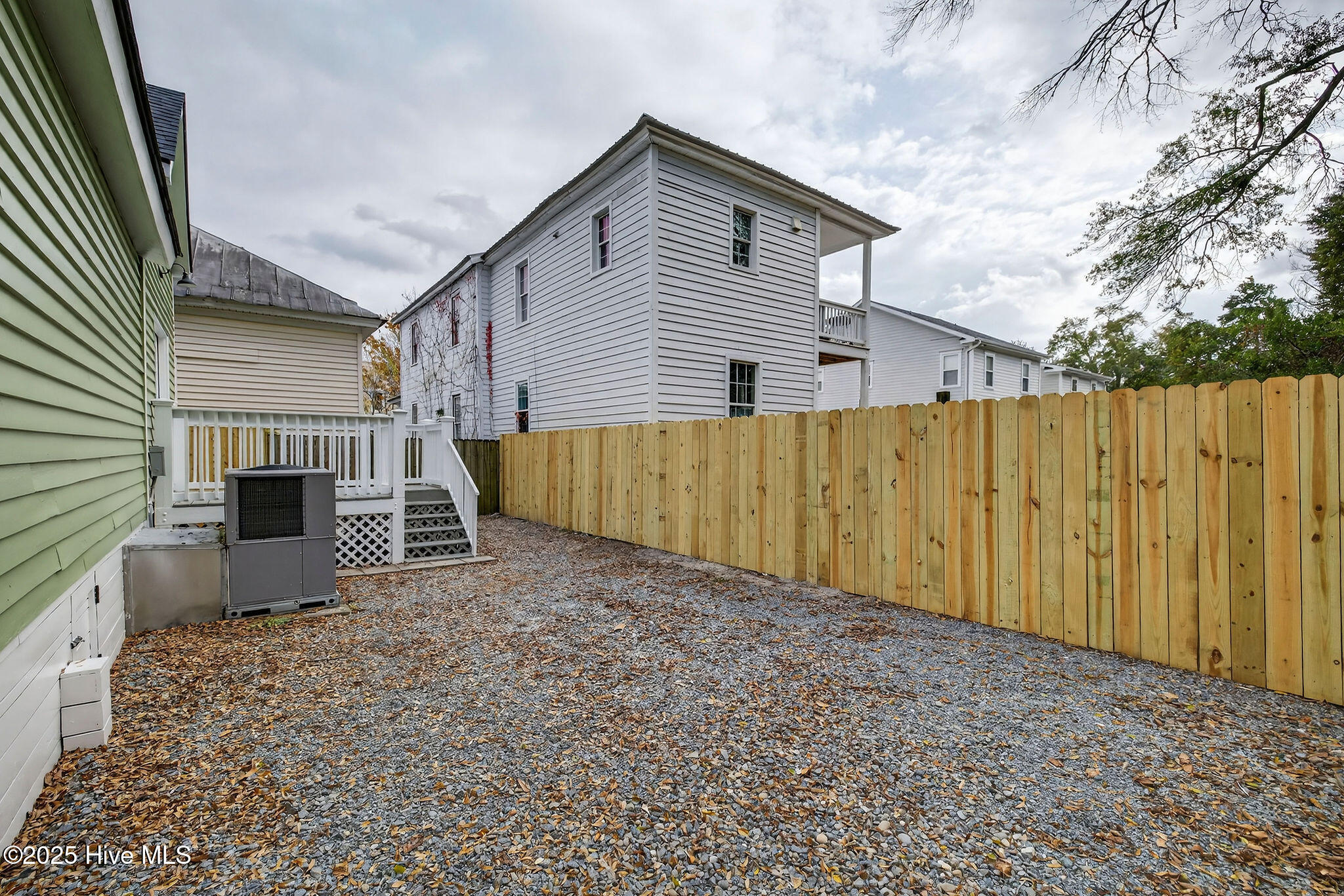 100537754 | Photo 33