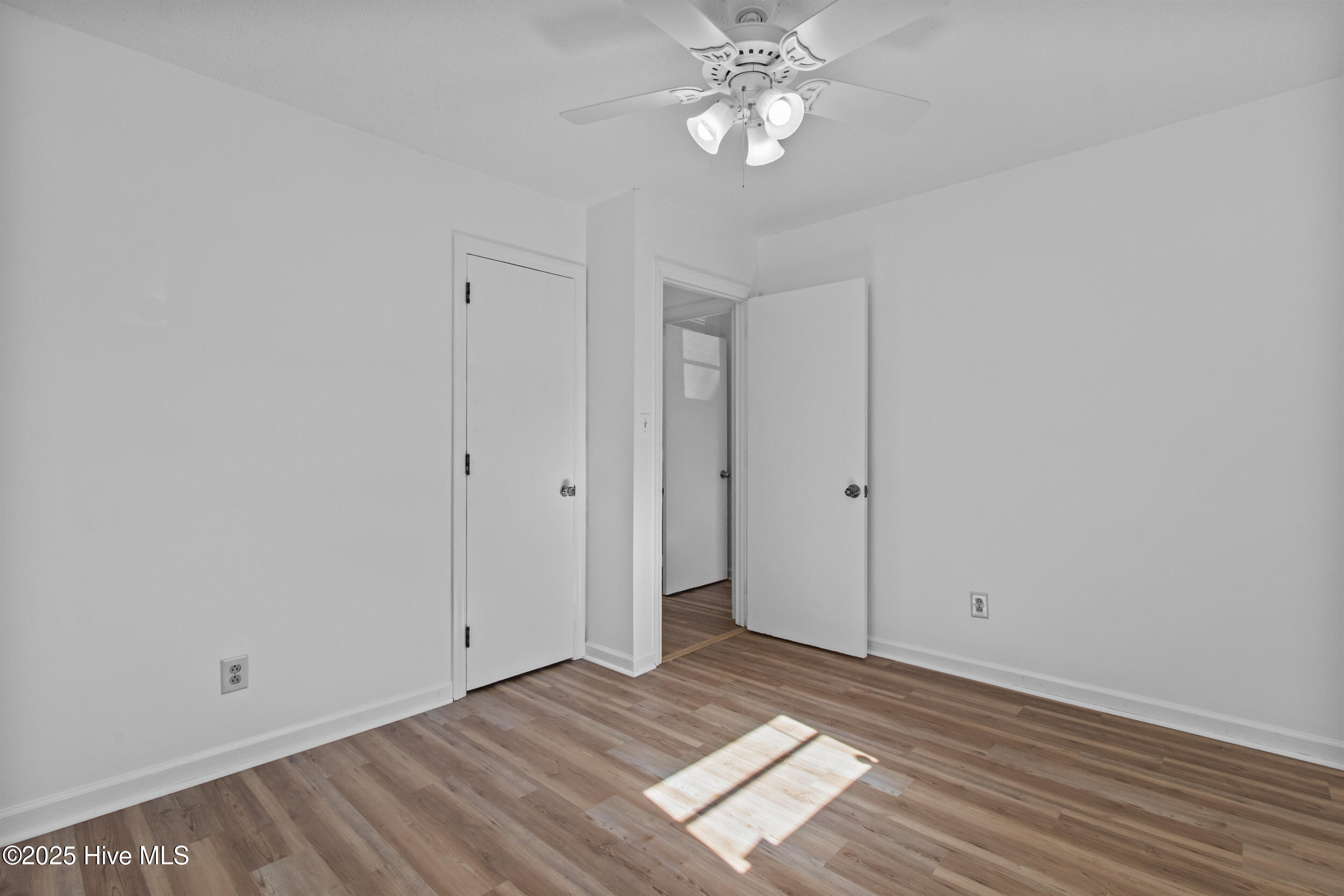 100541080 | Photo 16