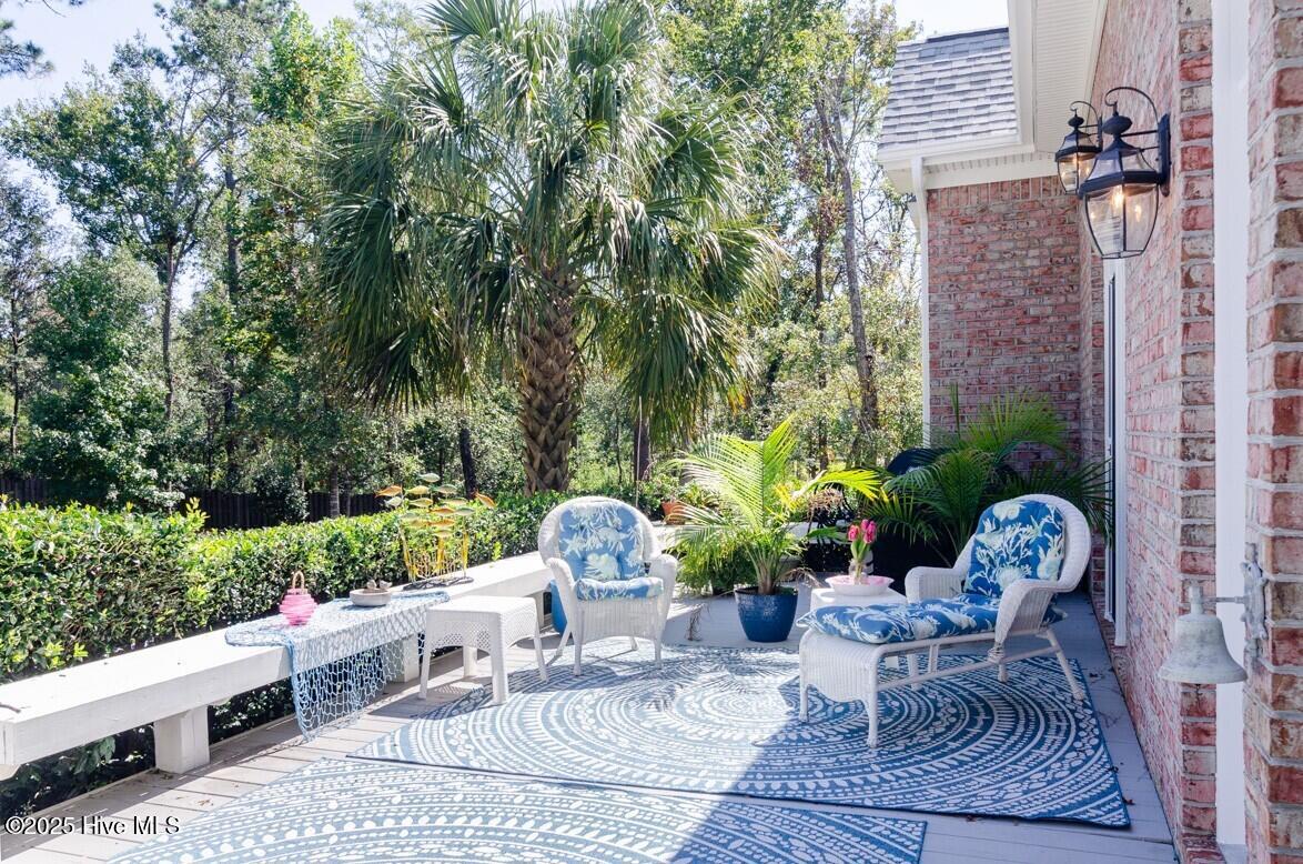 100528608 | Photo 38