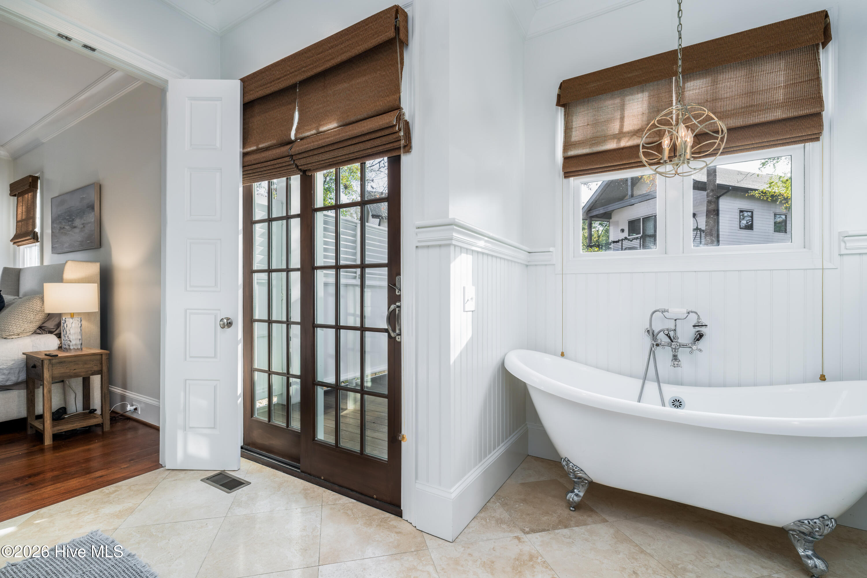 100549444 | Photo 34