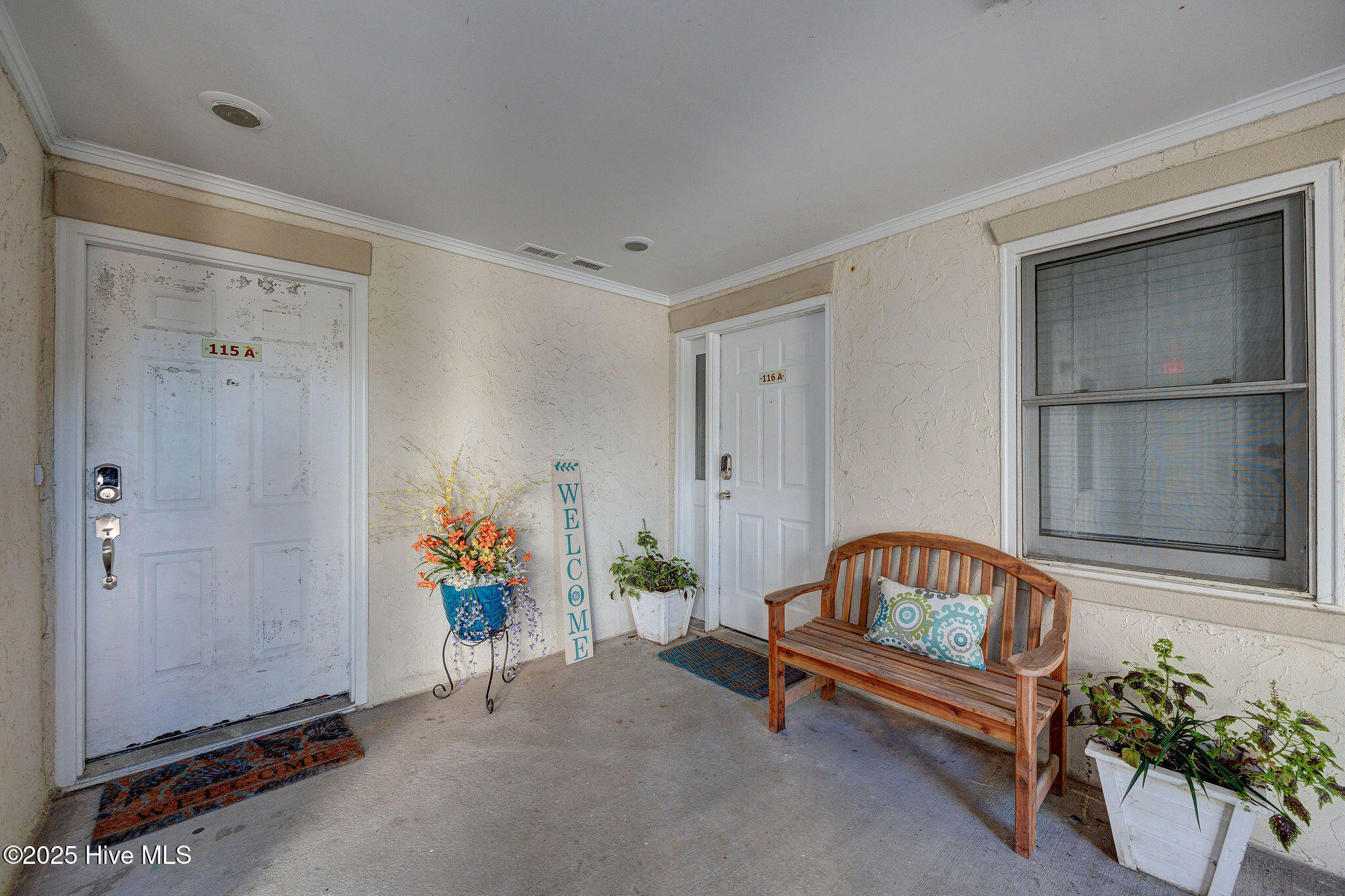 100536747 | Photo 13