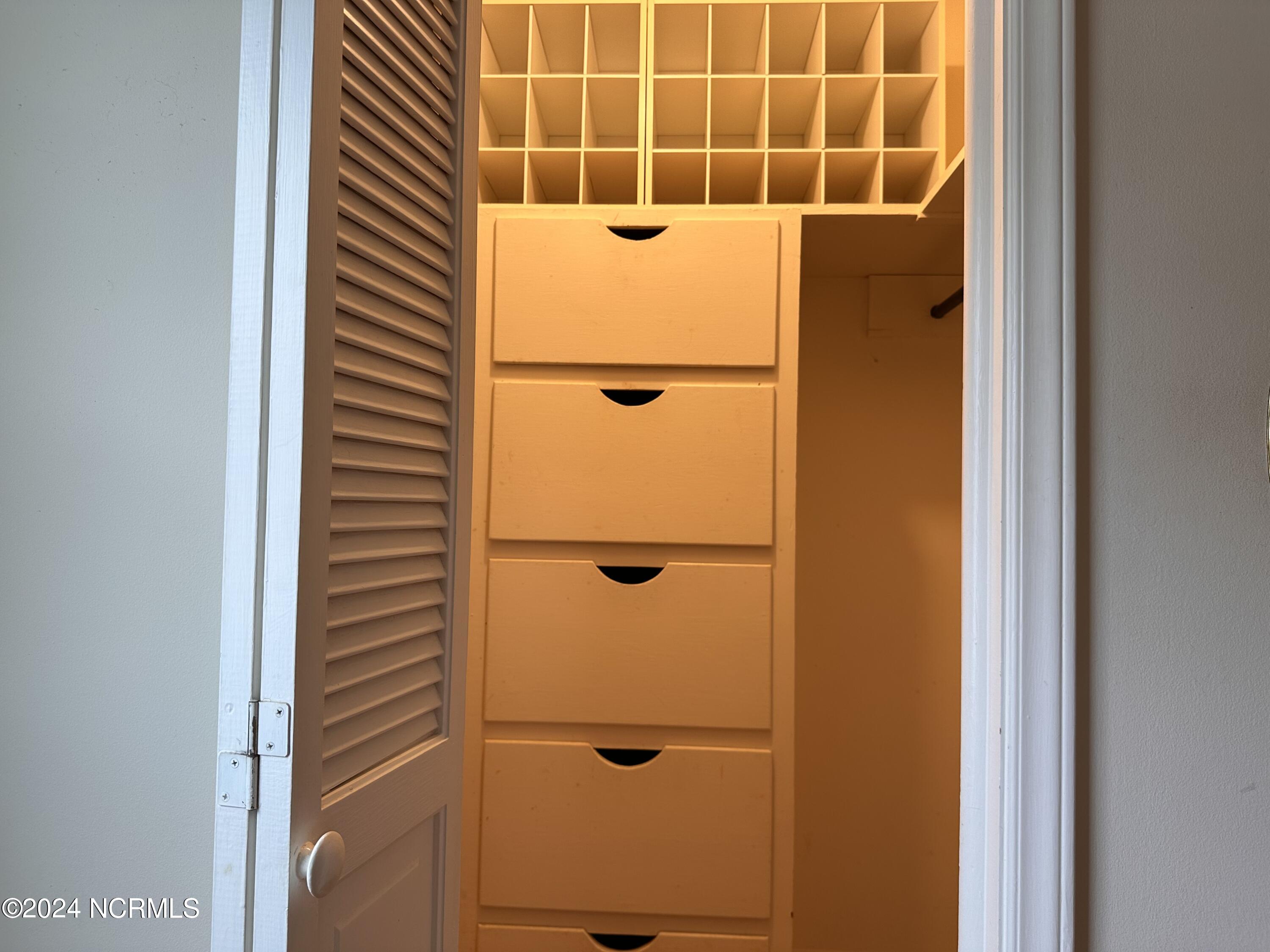 100466276 | Photo 36