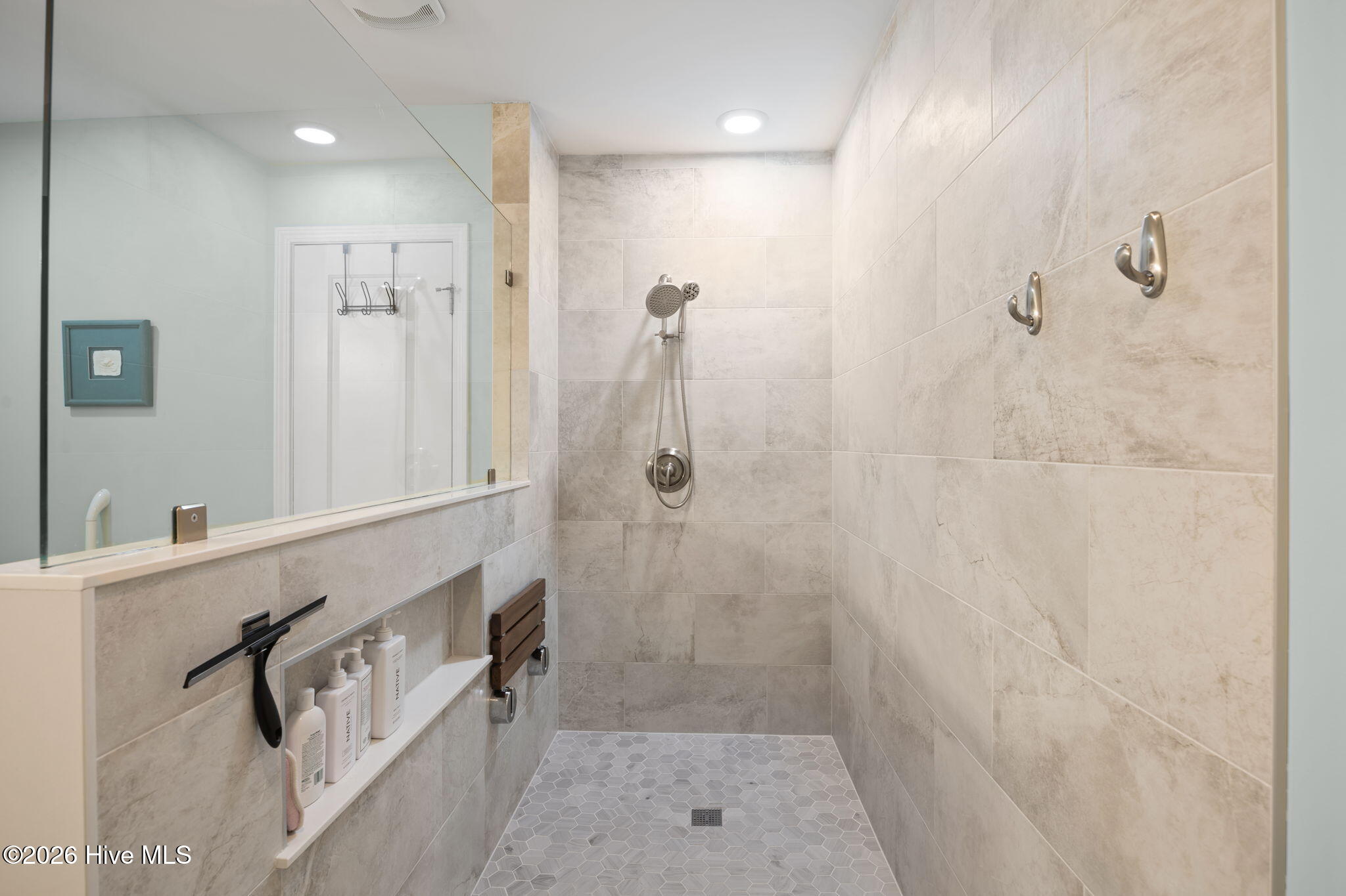 100558895 | Photo 29