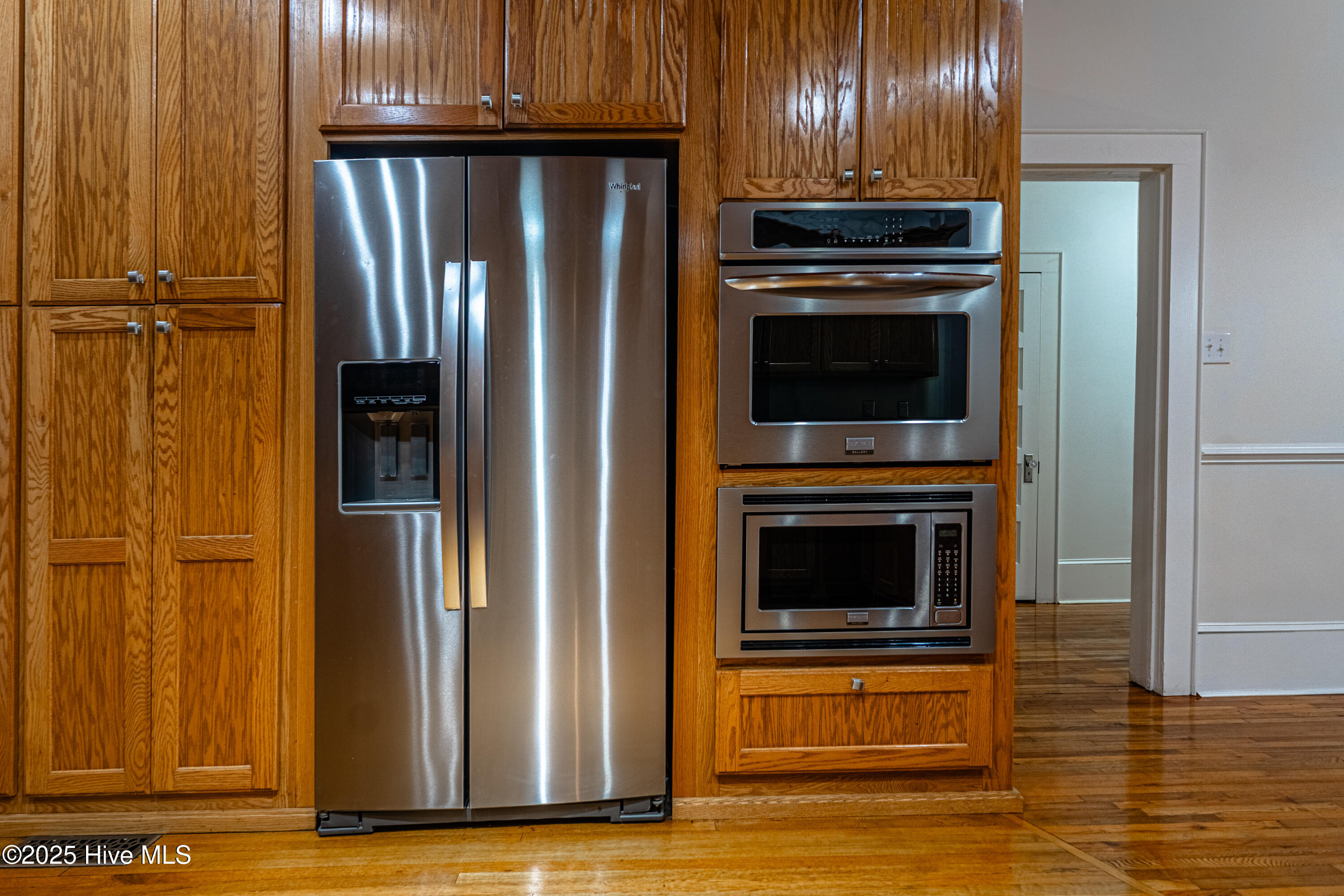 100543227 | Photo 33