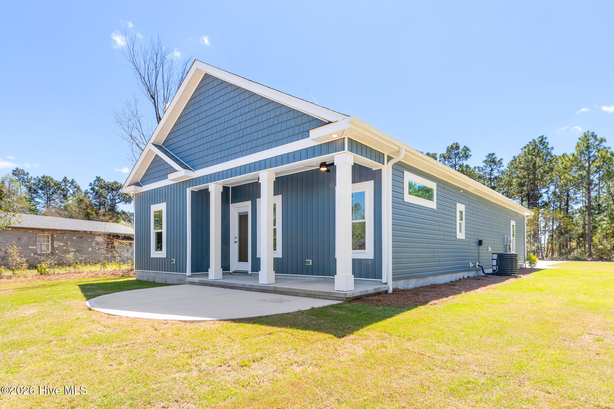 100565592 | Photo 50