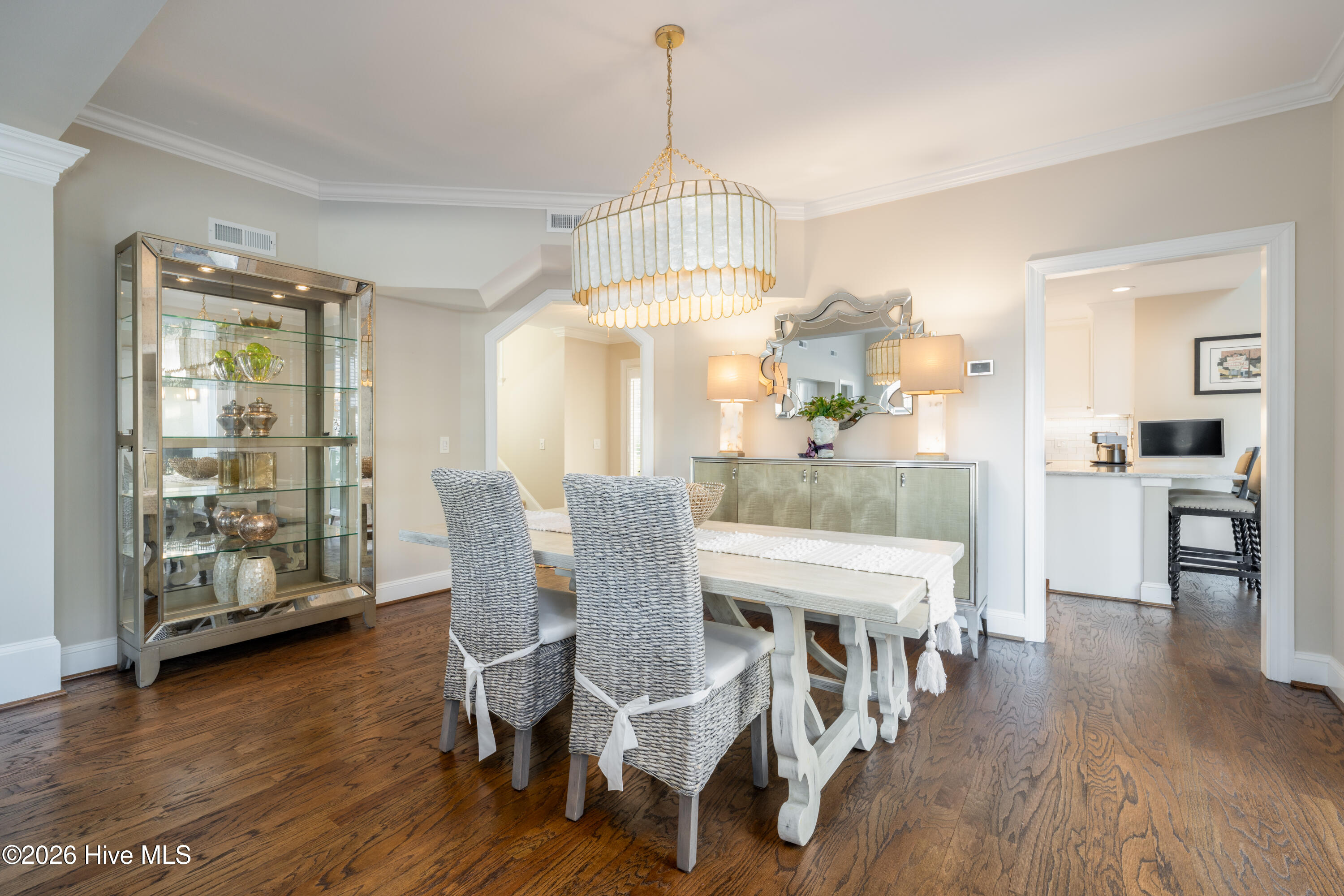 100553982 | Photo 18