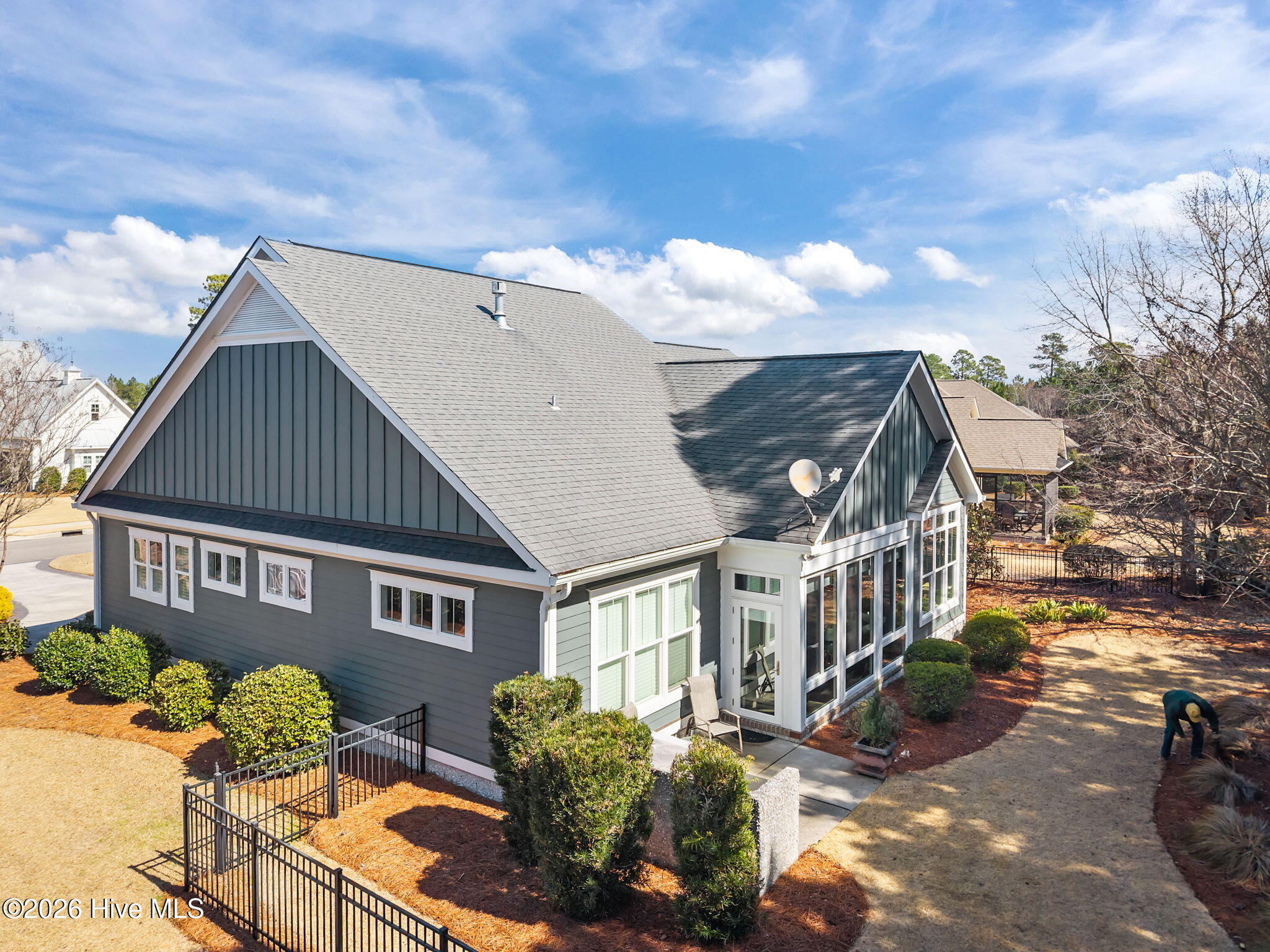 100557705 | Photo 48