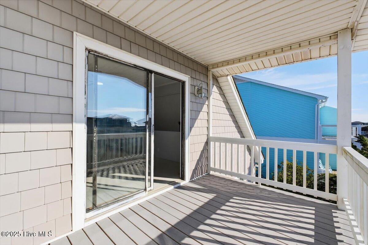 100531909 | Photo 24