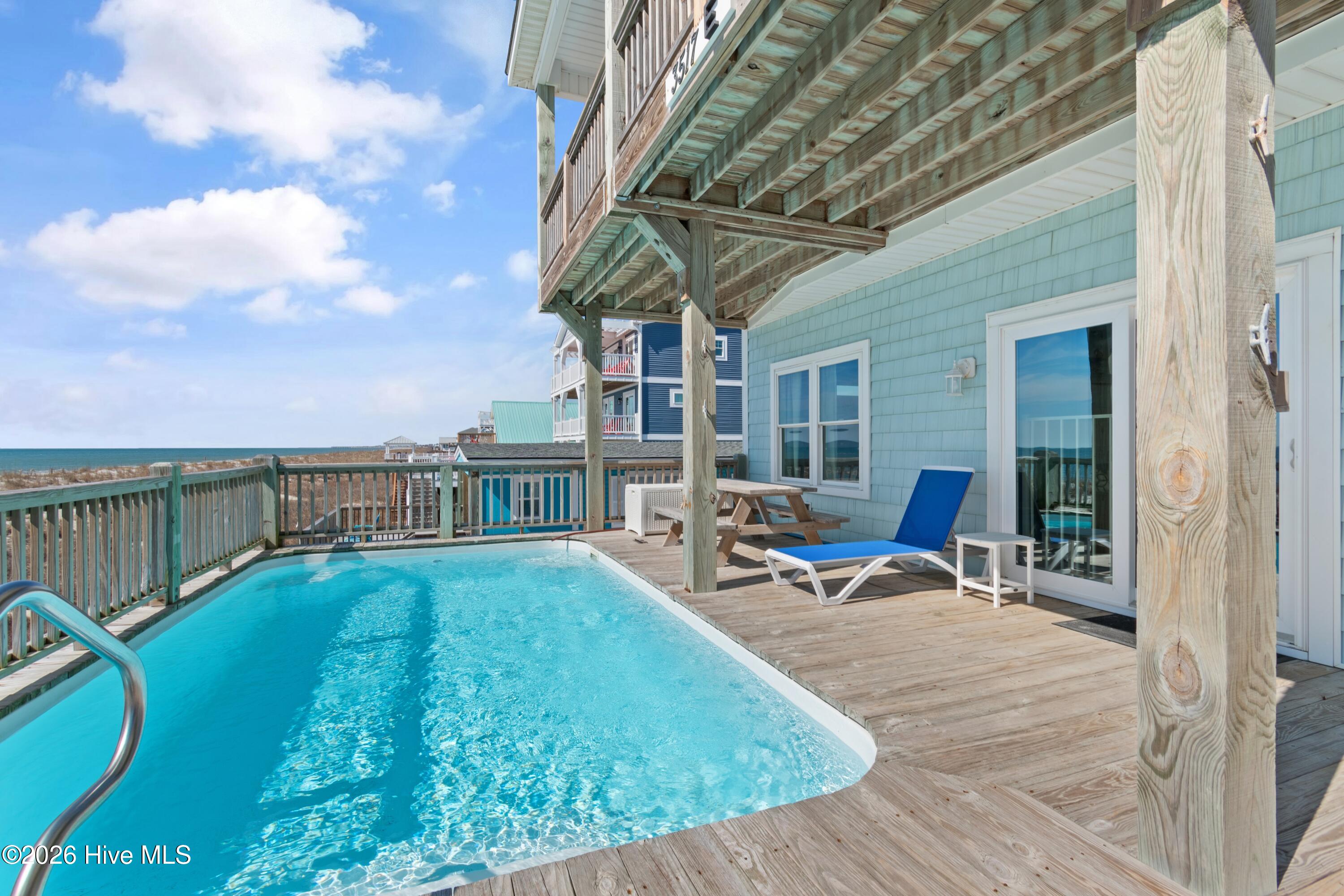 100557175 | Photo 34