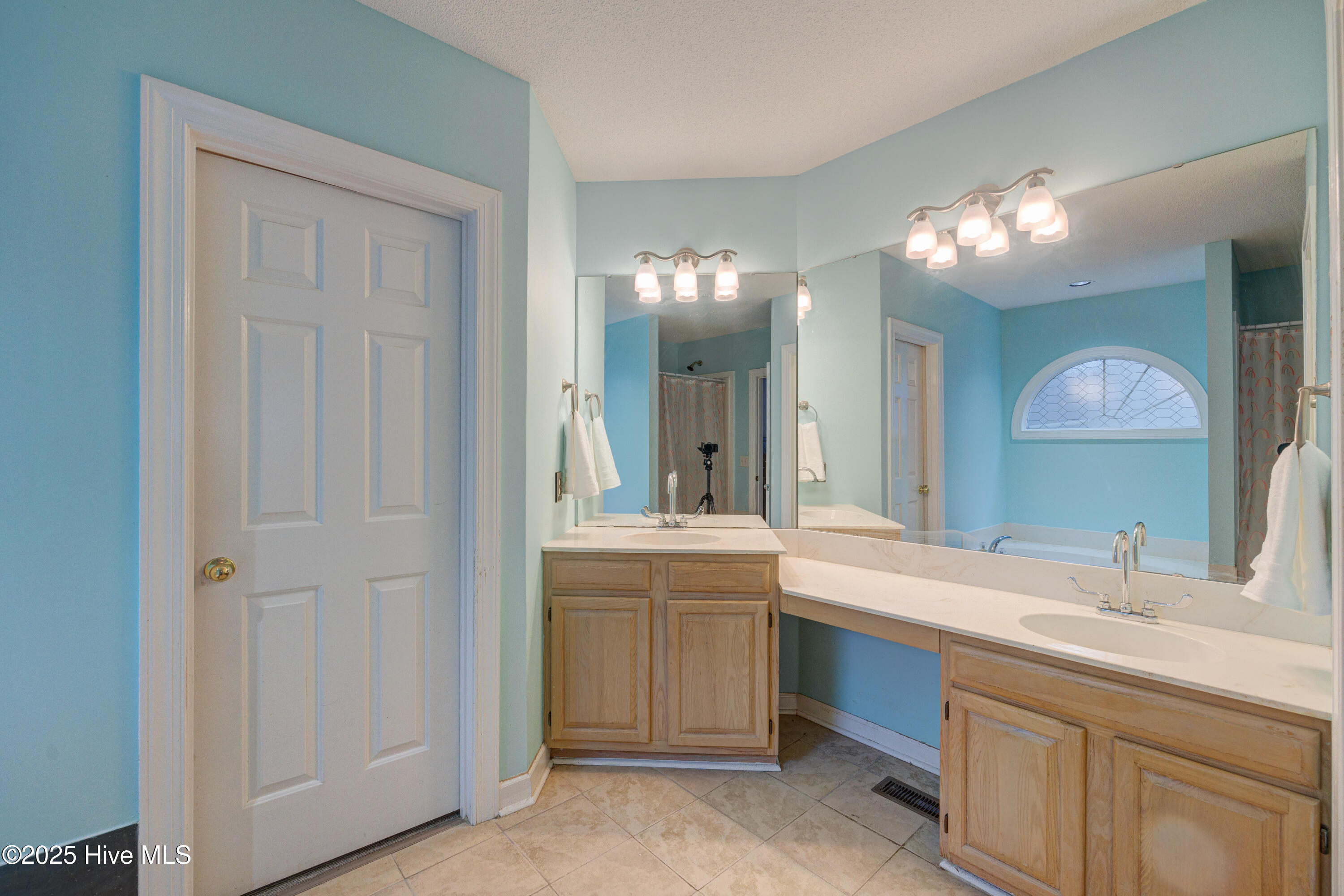 100534383 | Photo 18