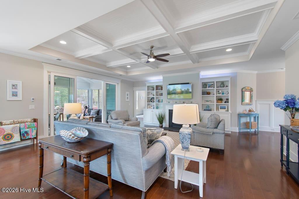 100562919 | Photo 15