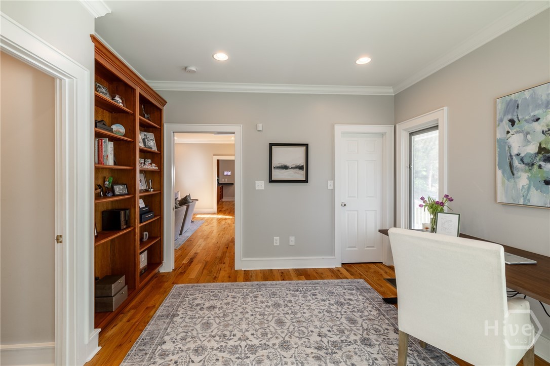 385 Woodward Way