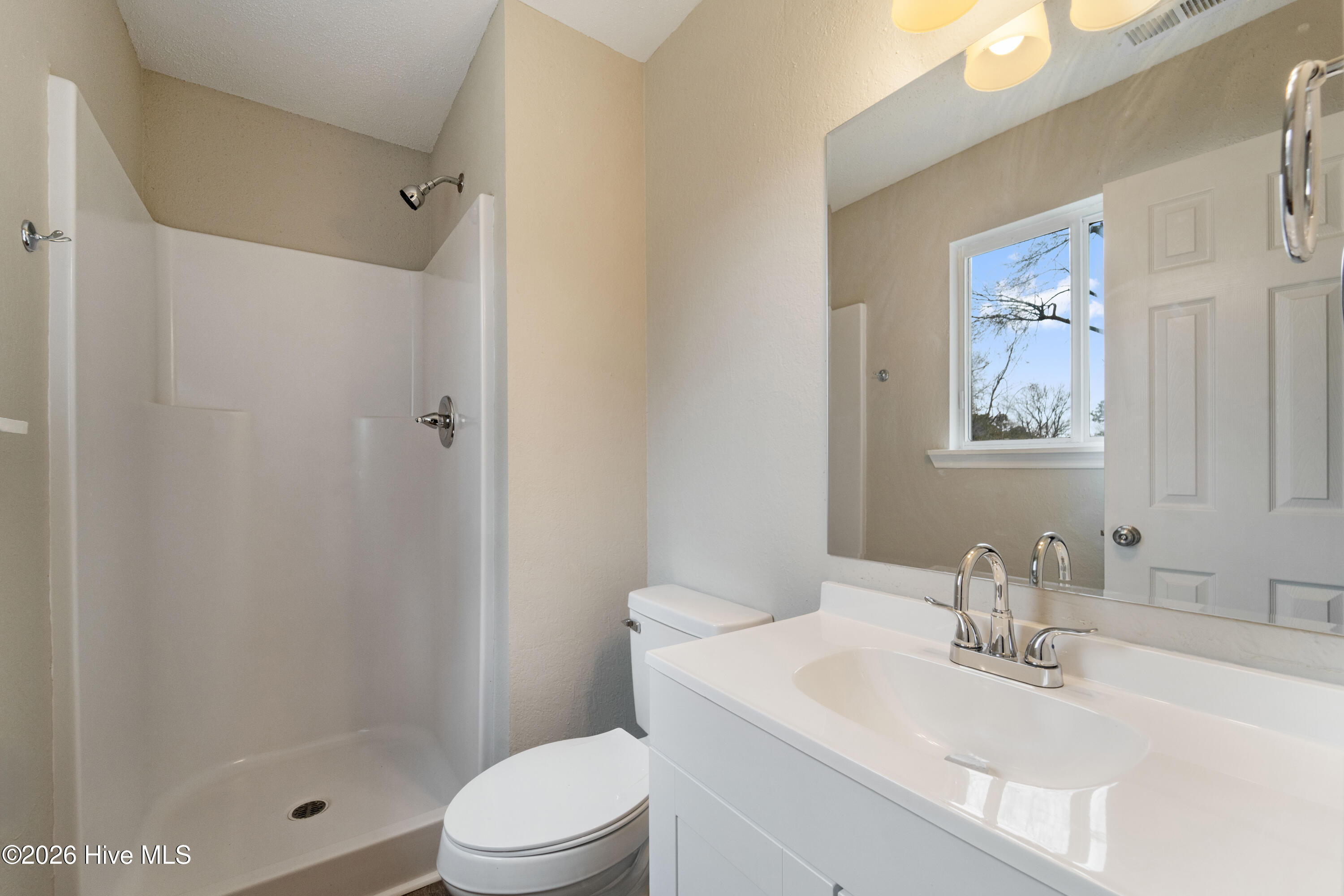 100558242 | Photo 25