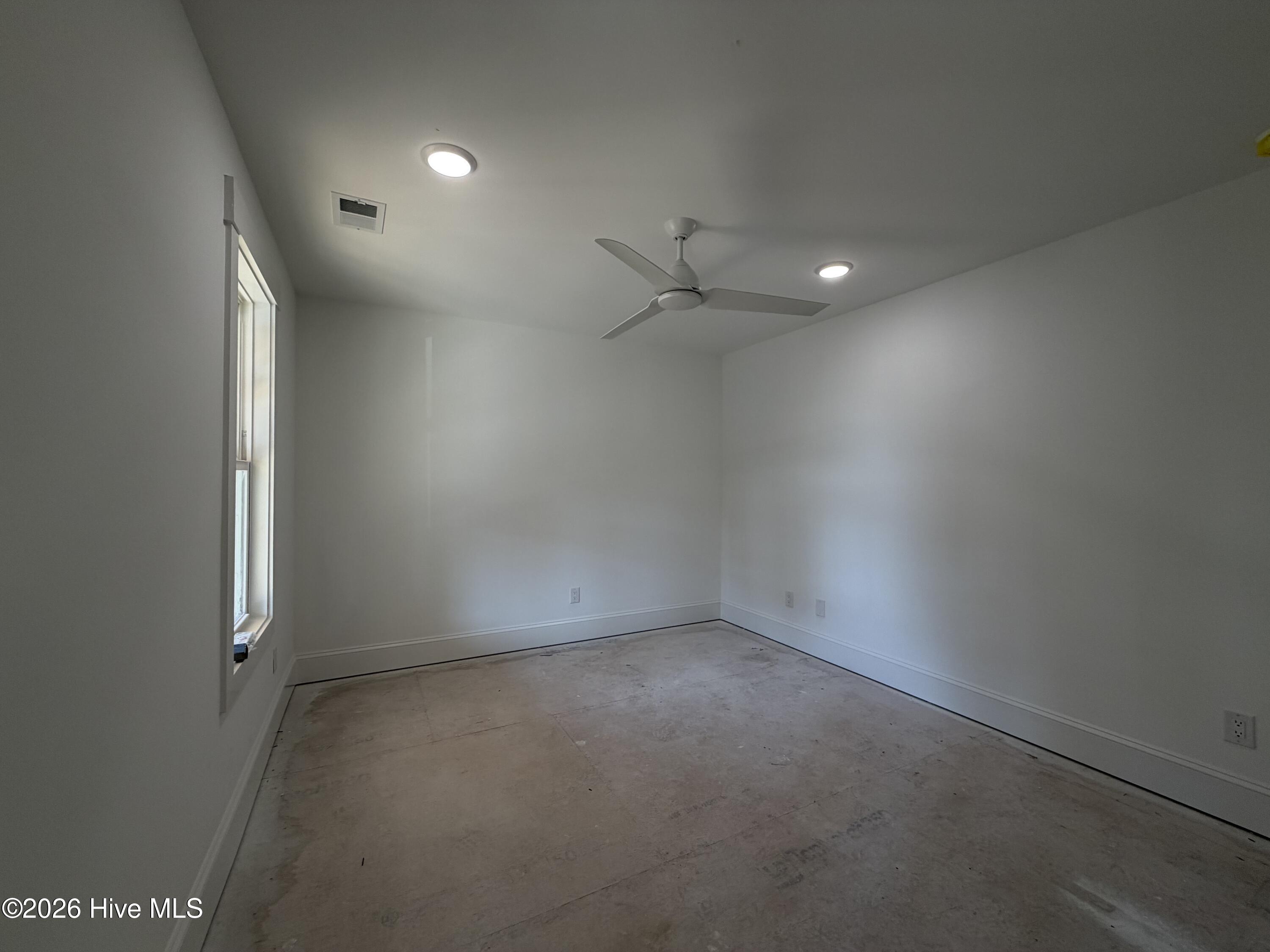 100531409 | Photo 17