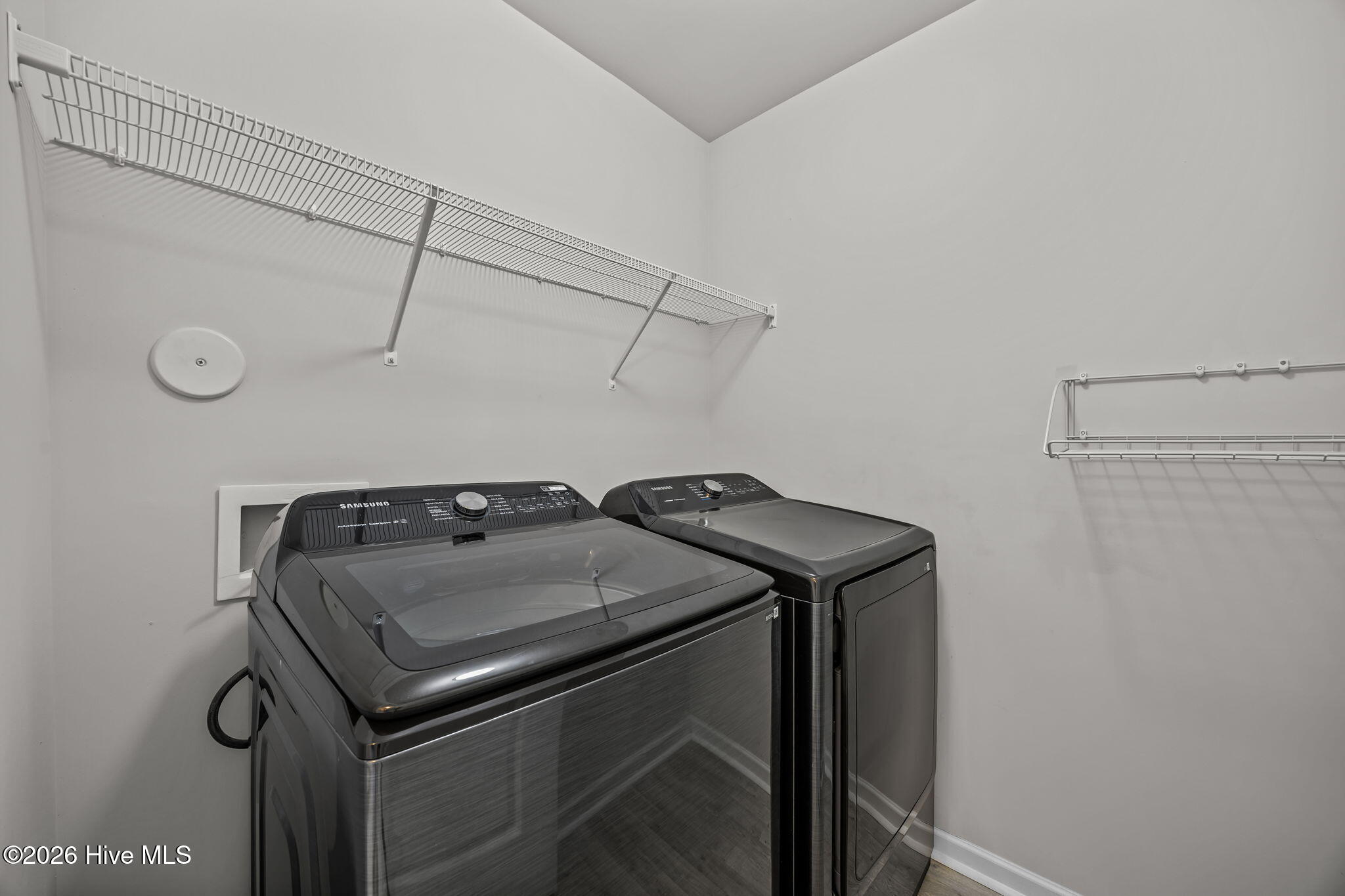 100549806 | Photo 34