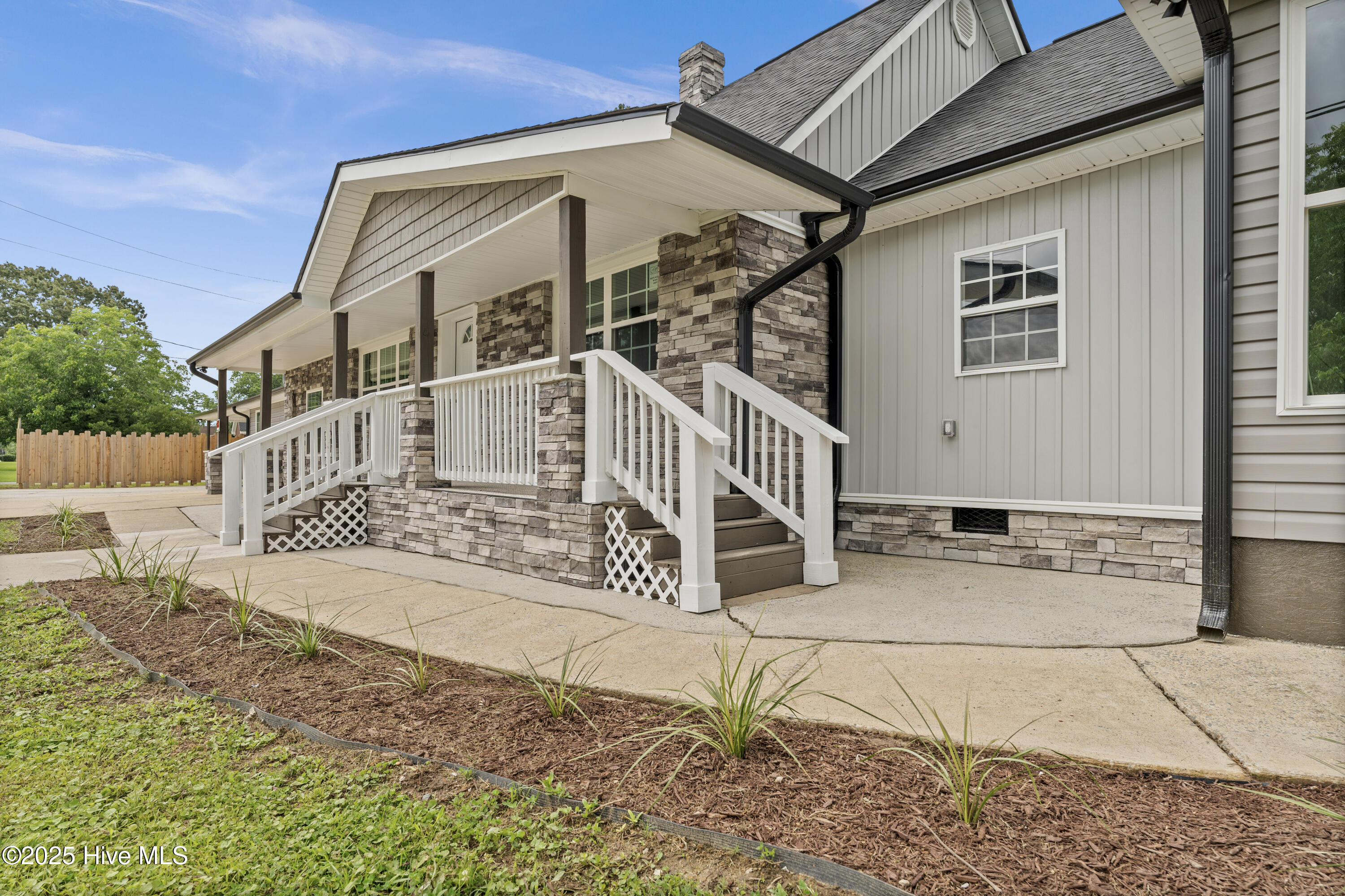 Homes for sale in Roseboro, NC | 705 Bullard St, Roseboro, NC 28382 | MLS# 100547392