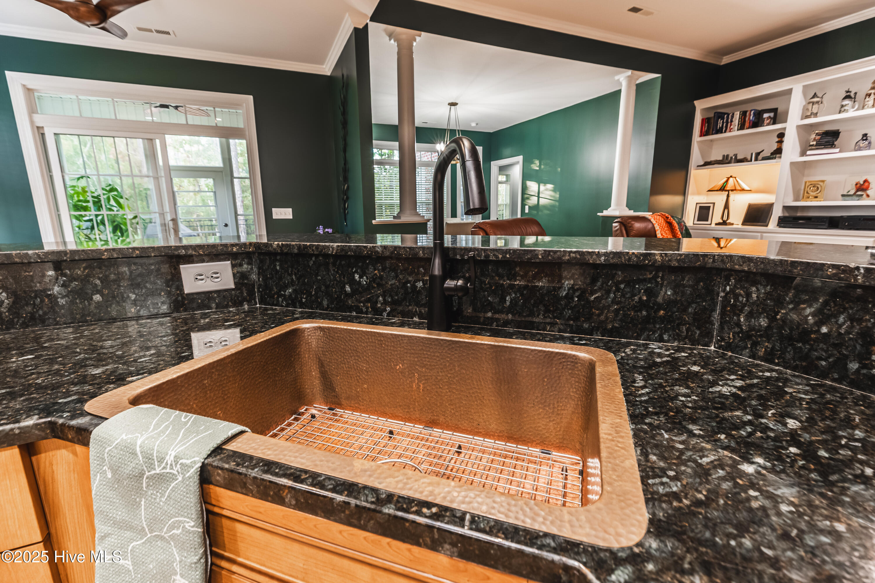 100542426 | Photo 16