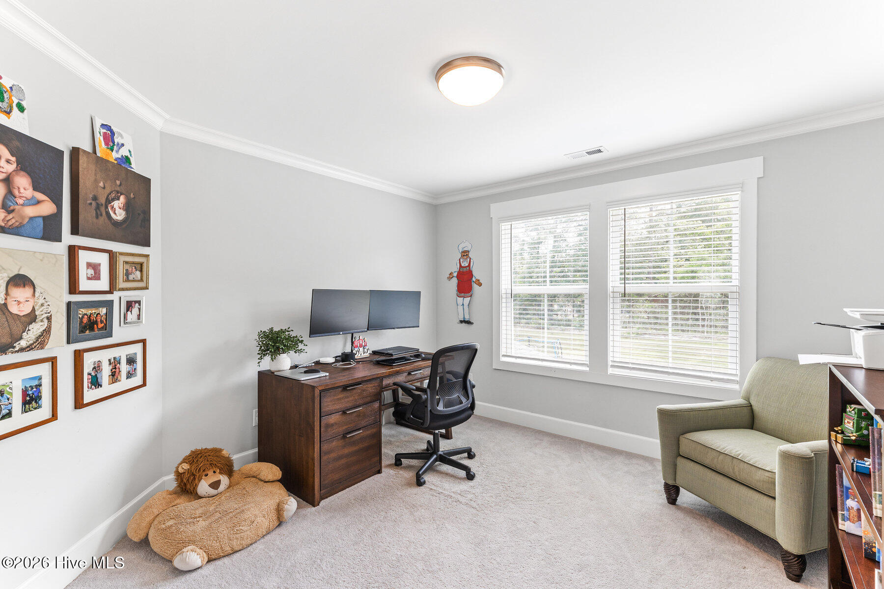 100548858 | Photo 19