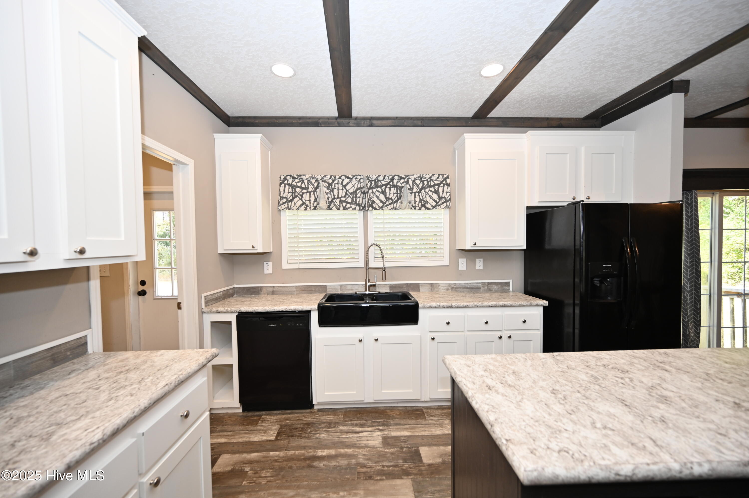 100541262 | Photo 10