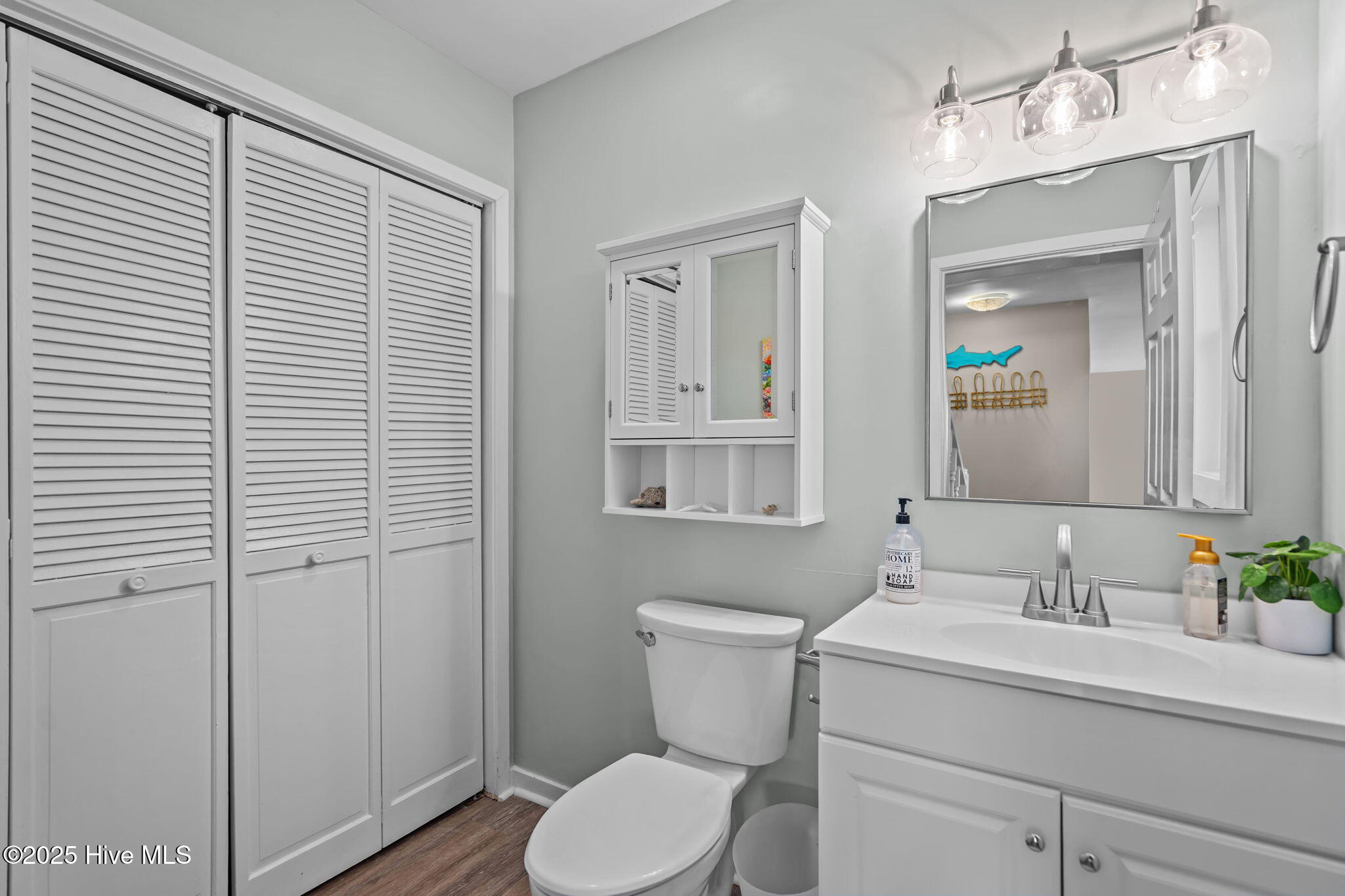 100540801 | Photo 21