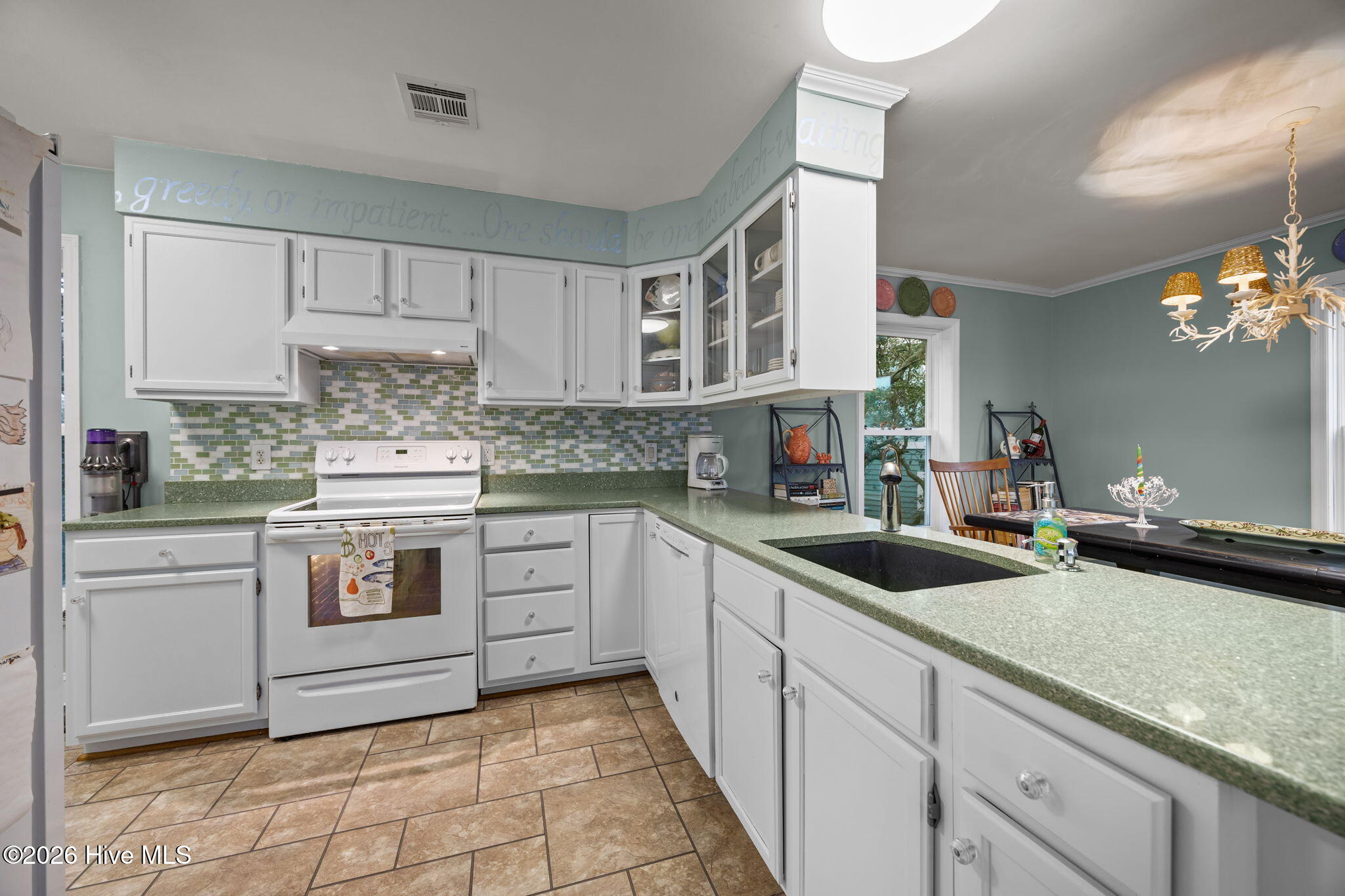 100552067 | Photo 30