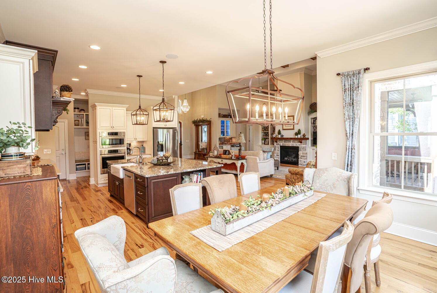 100514685 | Photo 24