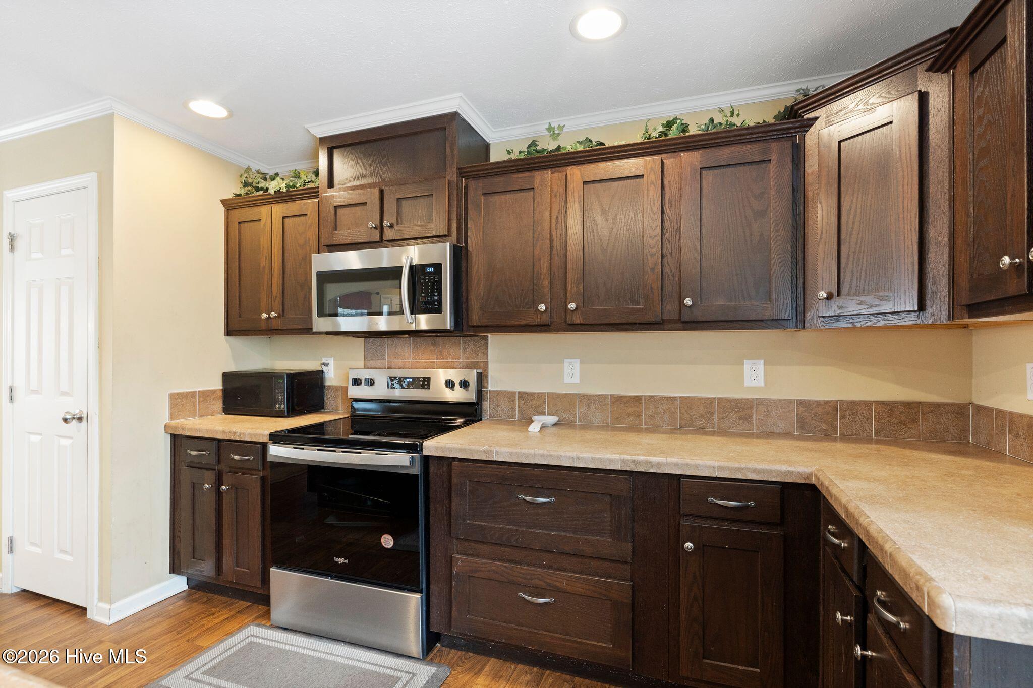 100558385 | Photo 20