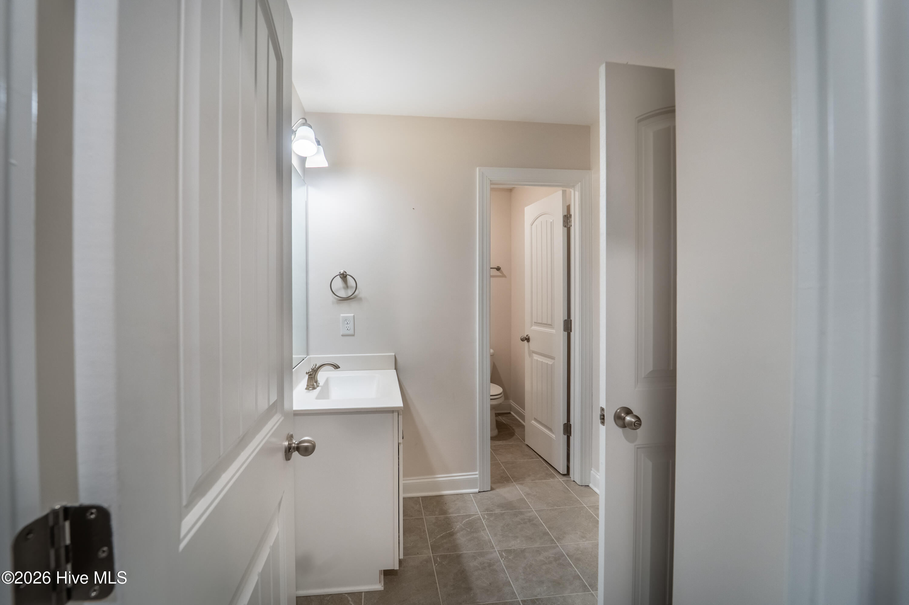 100553861 | Photo 27