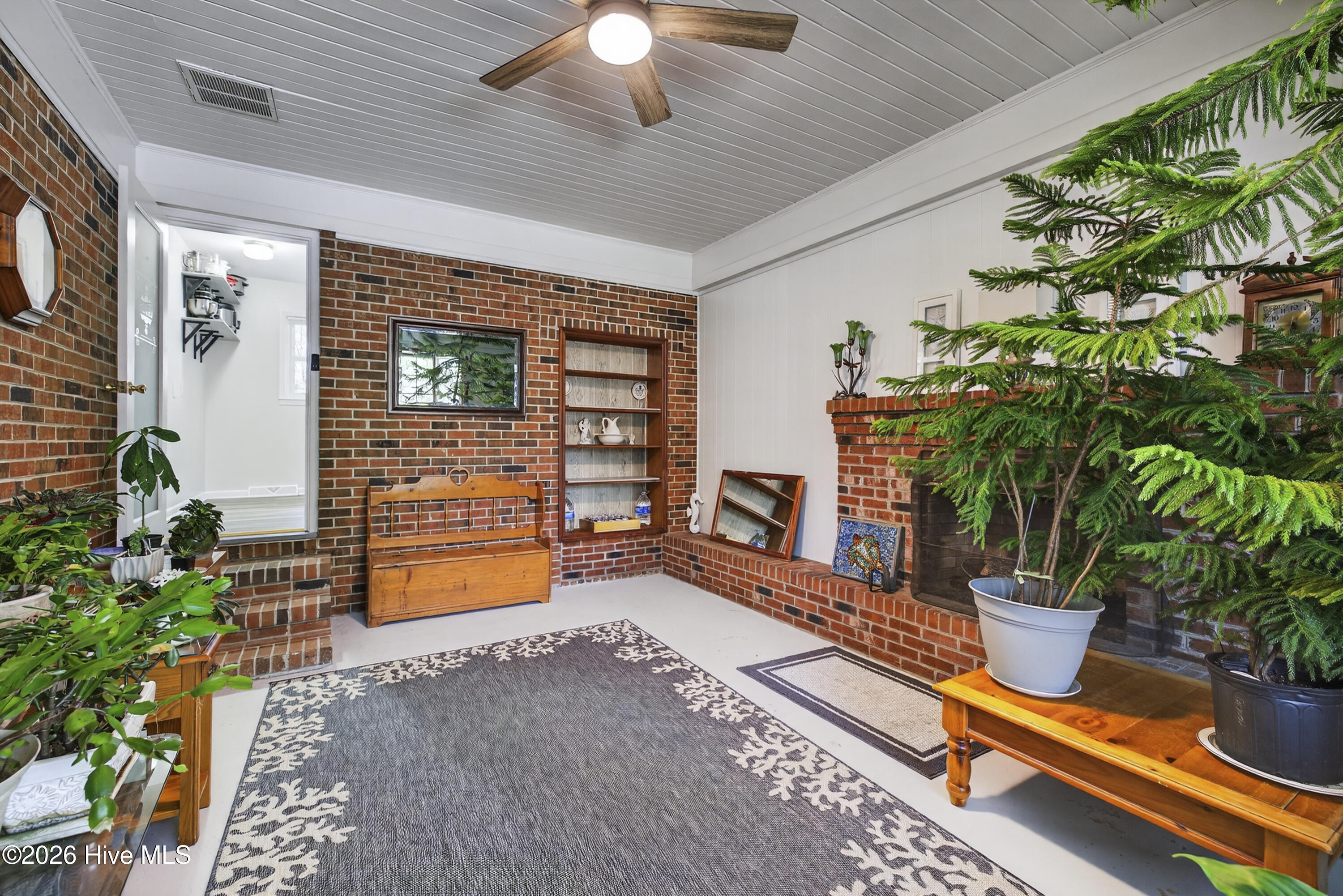 100556651 | Photo 27