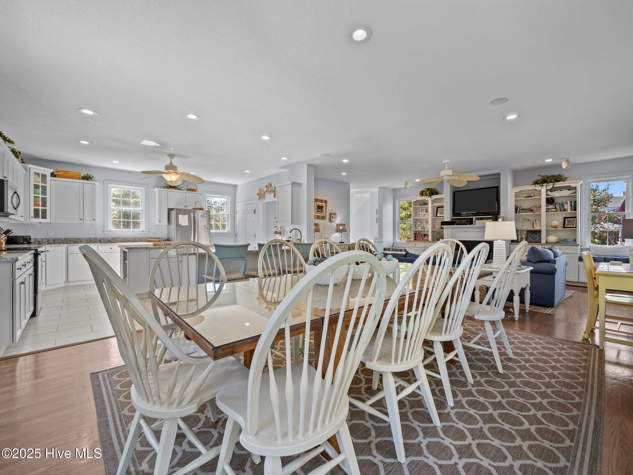 100541168 | Photo 12