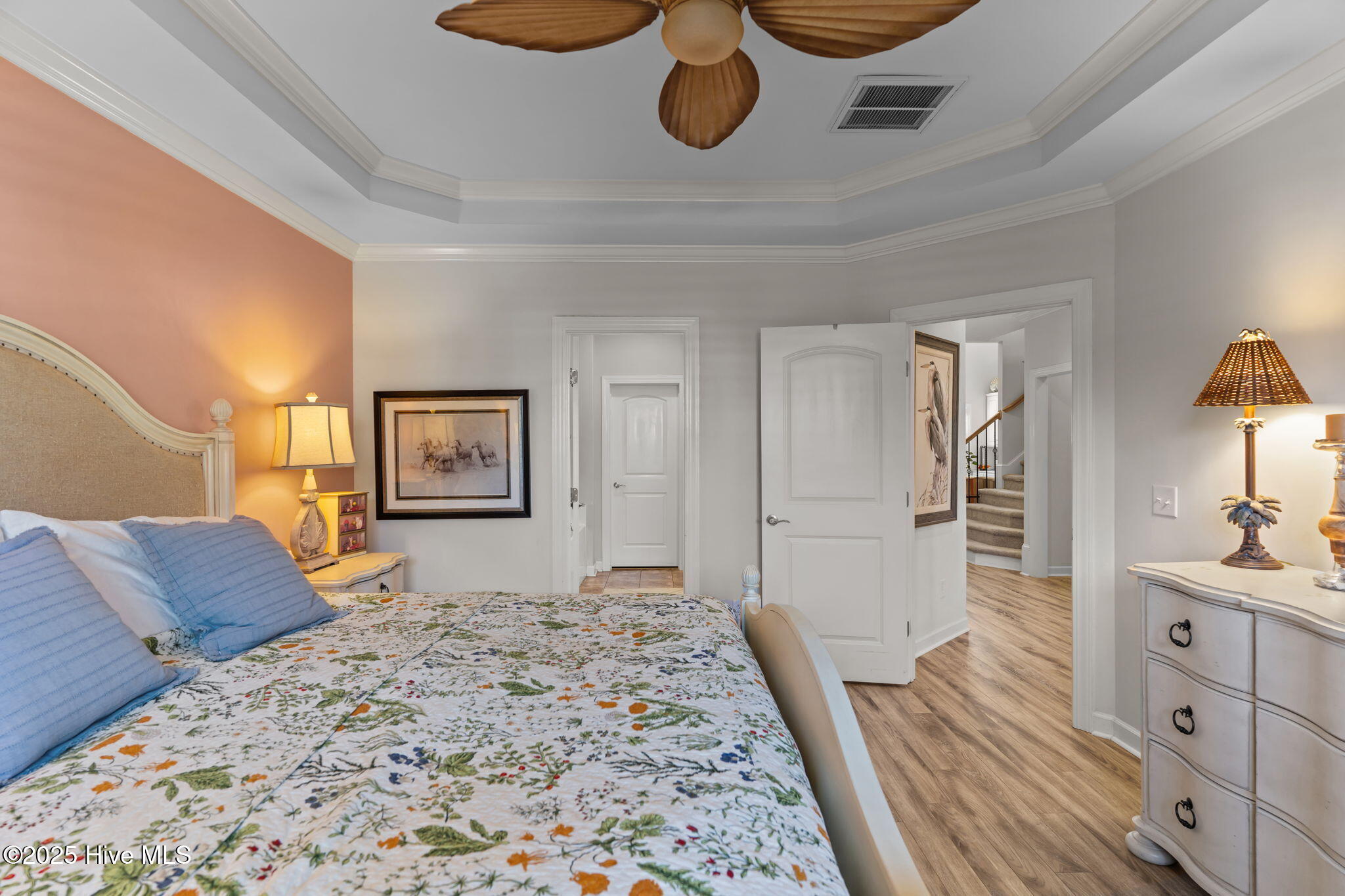 100540381 | Photo 16