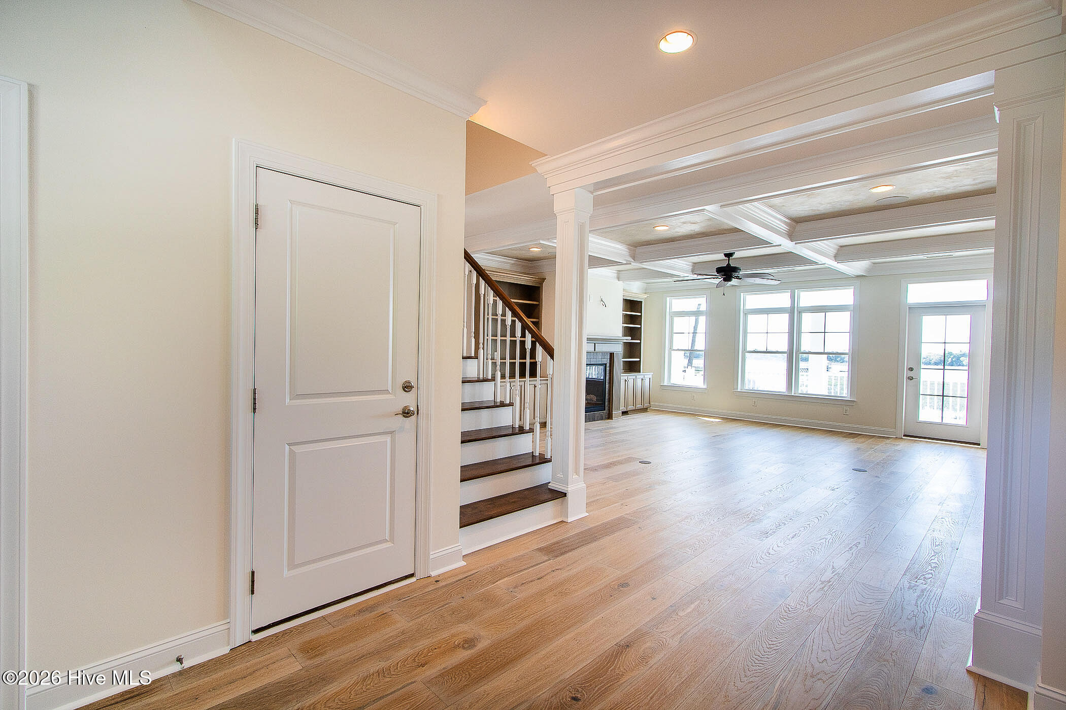 100568588 | Photo 27