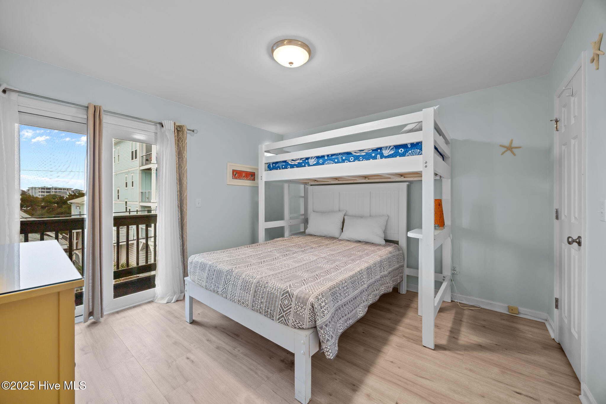 100544977 | Photo 18