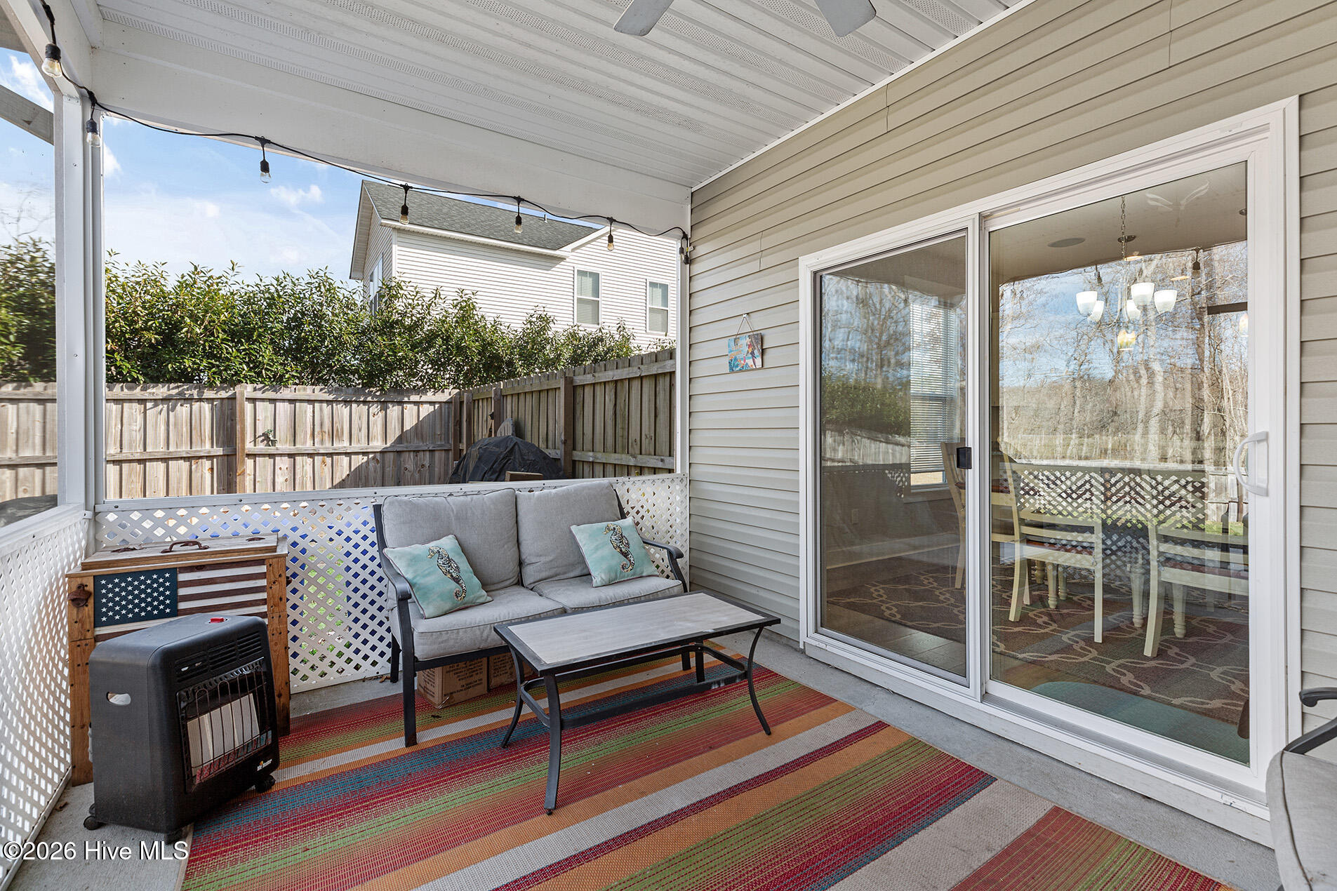 100550596 | Photo 44