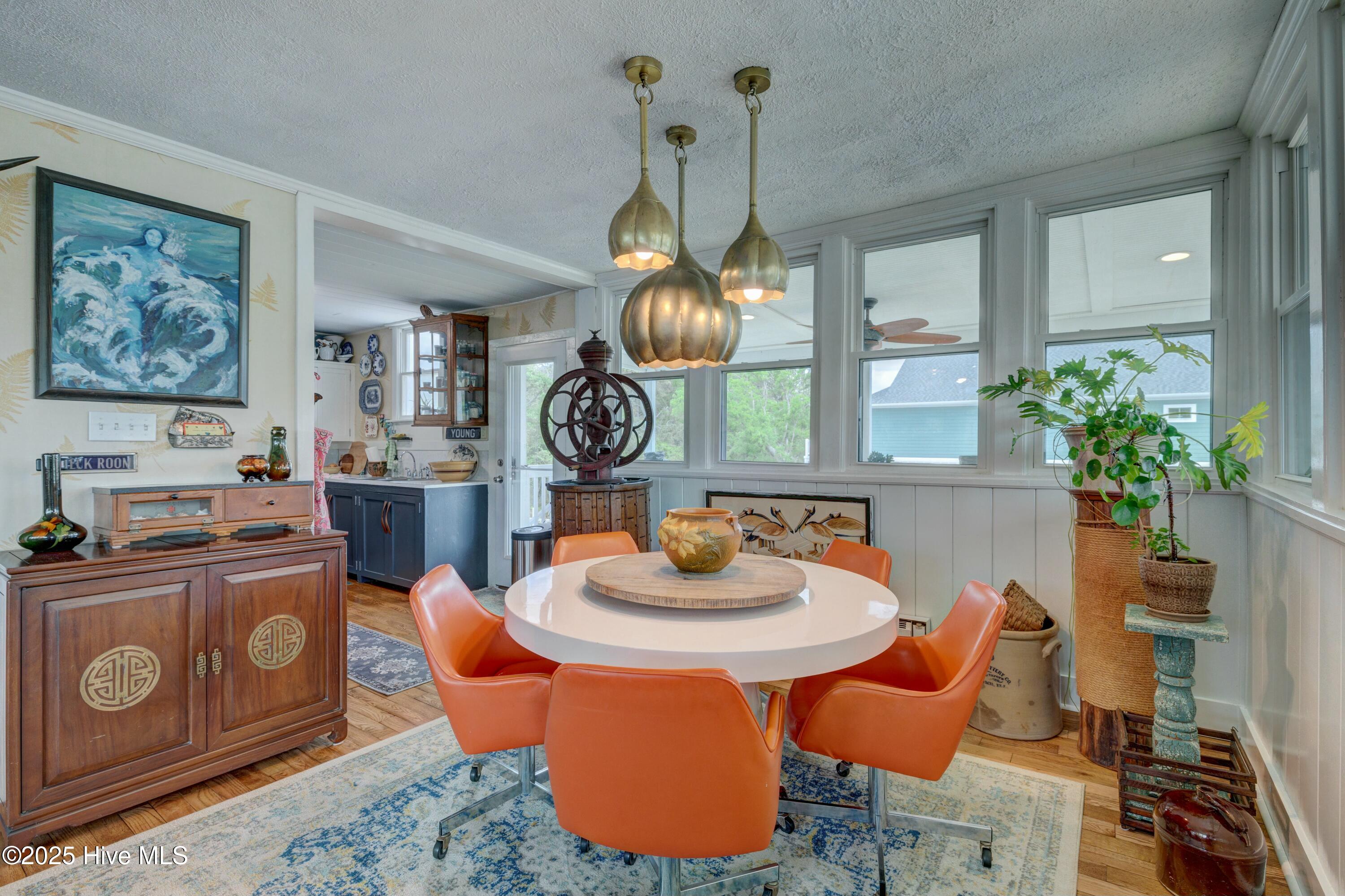 100501642 | Photo 14