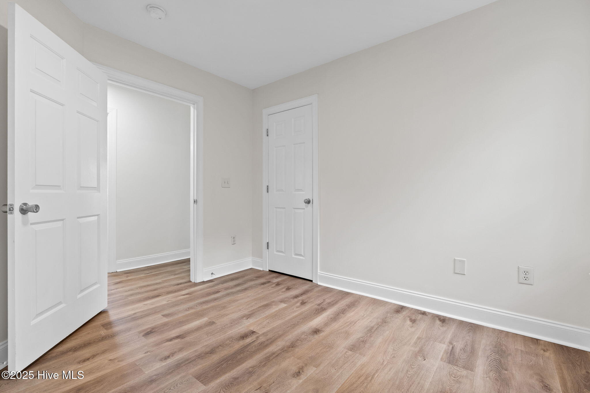 100542432 | Photo 22