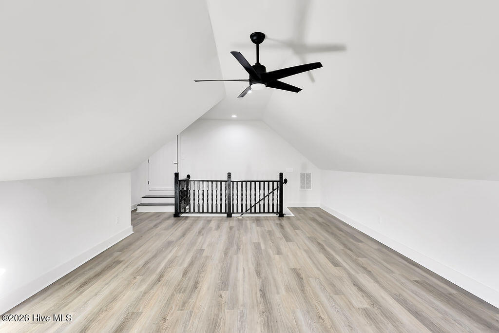 100550907 | Photo 41