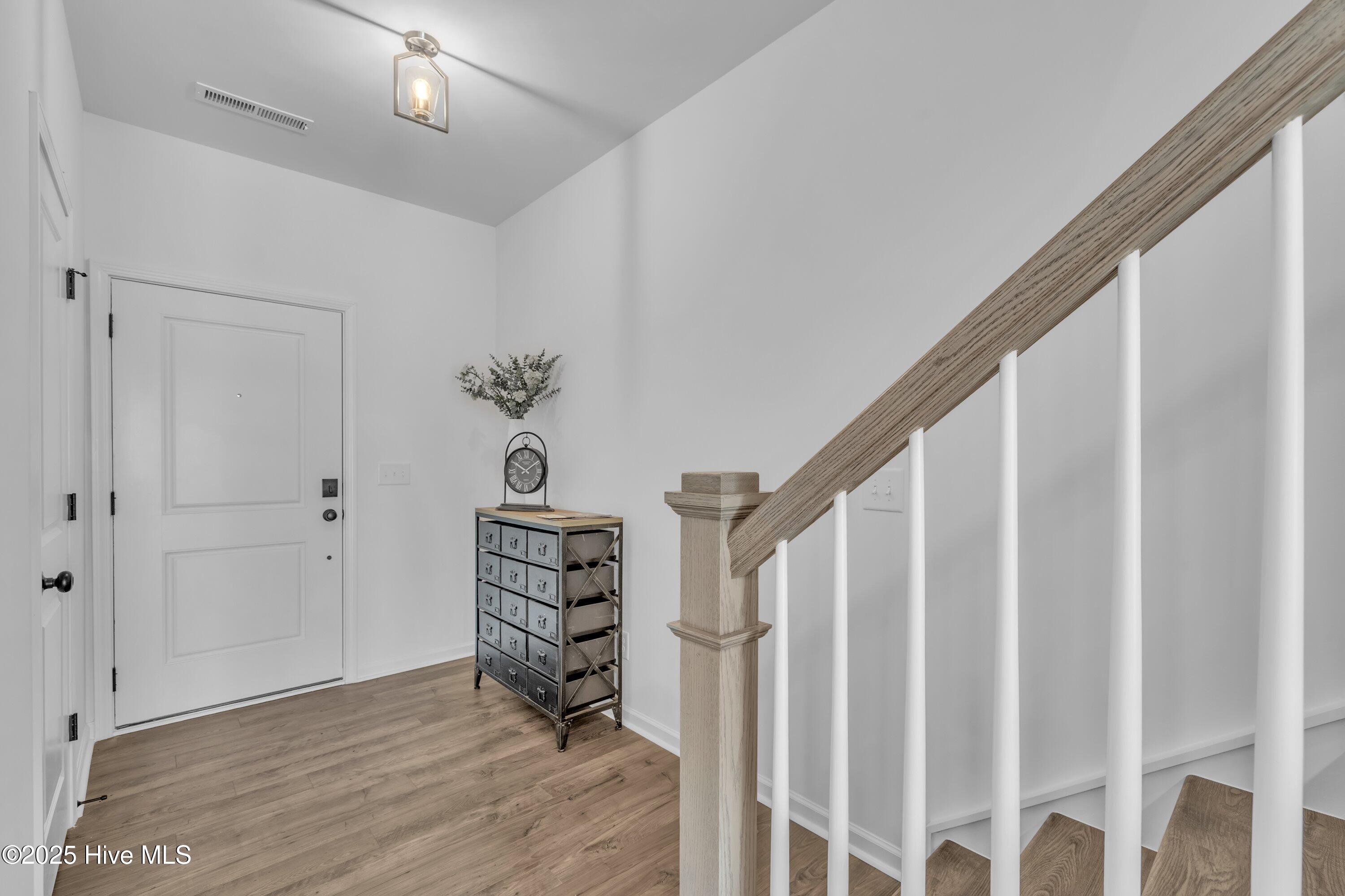 07-76 N District Ave-2